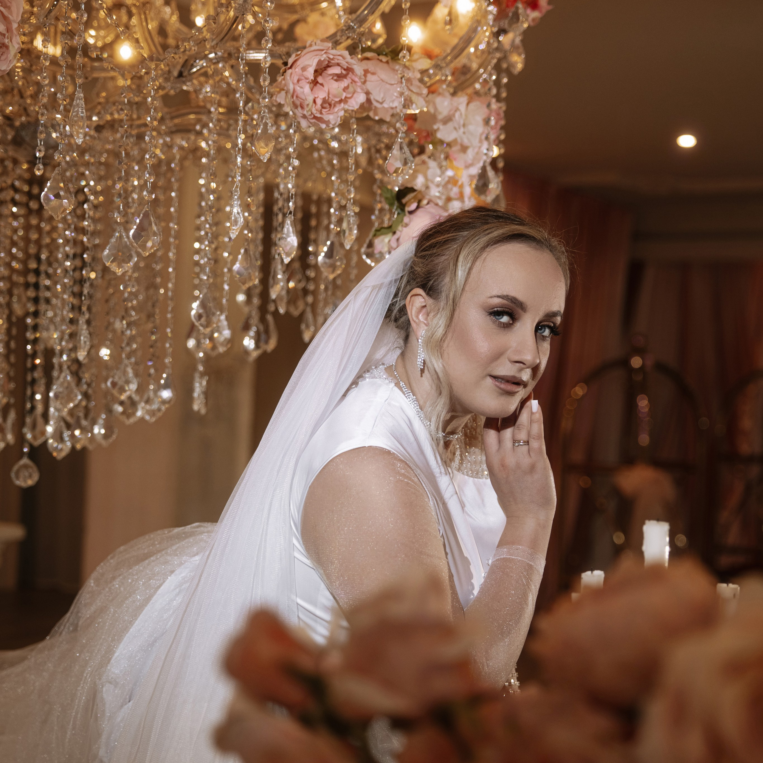 Она сияет для него. Свадебные фотограф и видеограф в Новосибирске — БОС