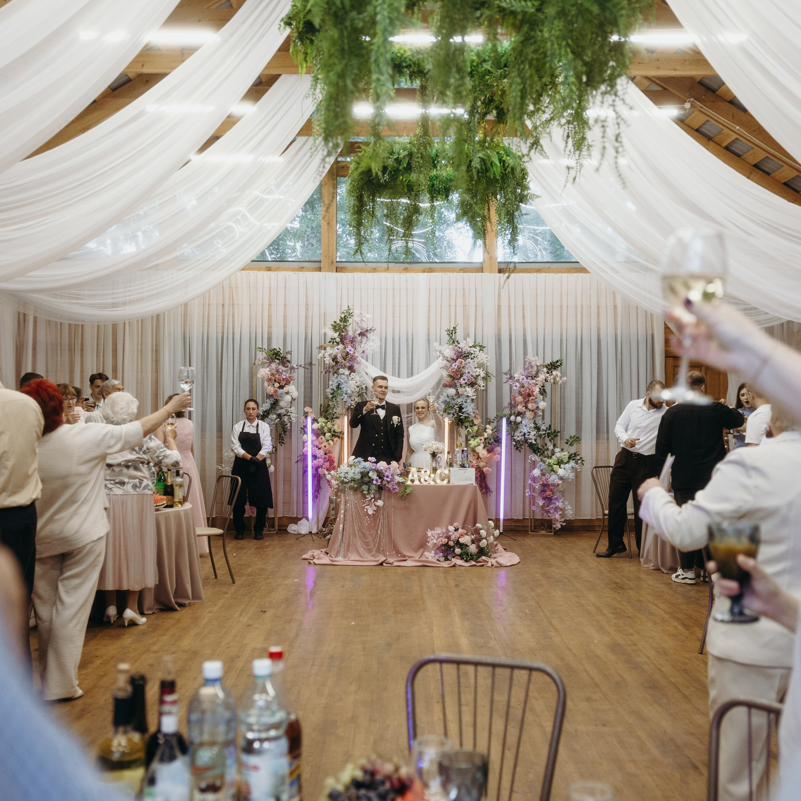 Она сияет для него. Свадебные фотограф и видеограф в Новосибирске — БОС