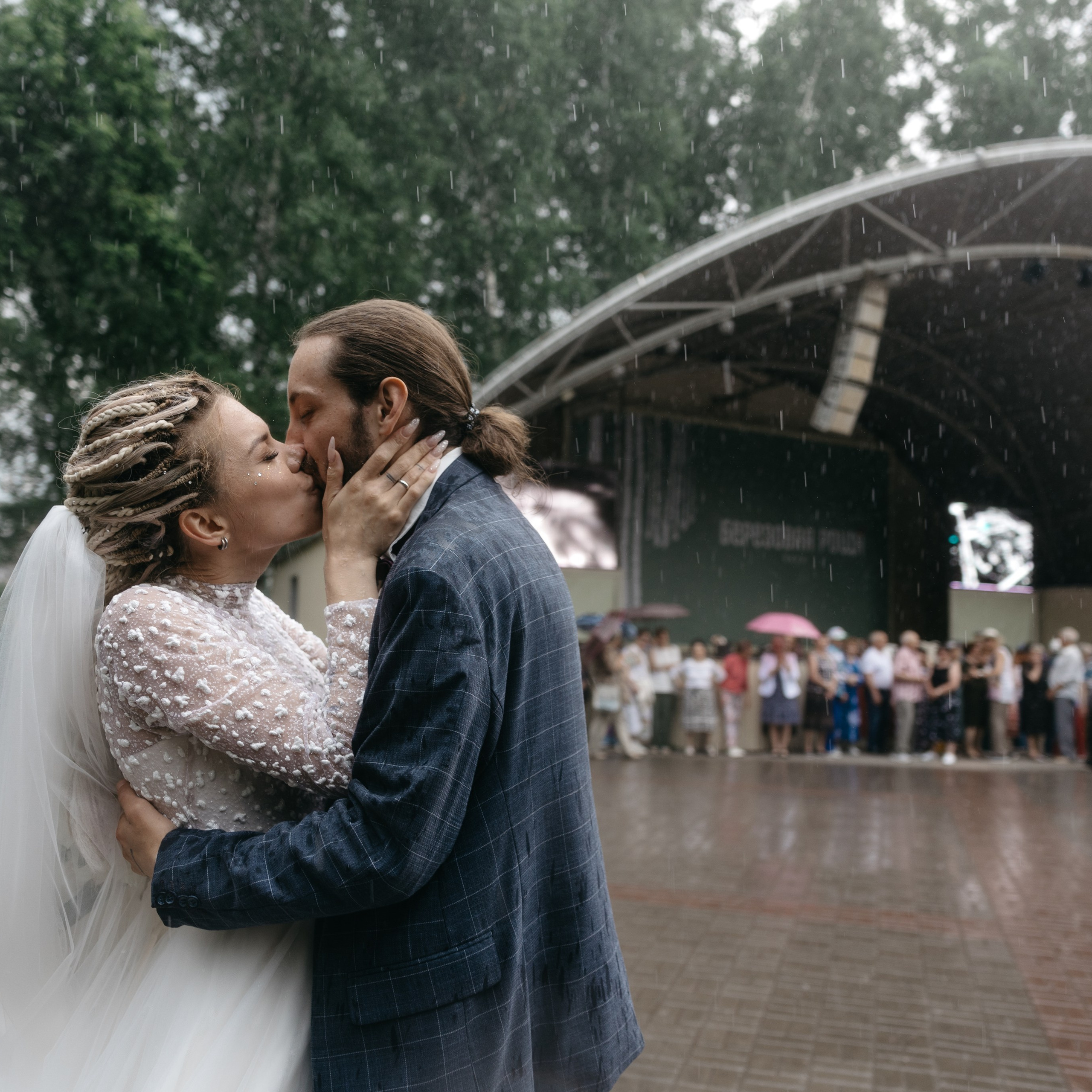 Неформальная ЛЮБОВЬ / Влад и Настя. Свадебные фотограф и видеограф в Новосибирске — БОС