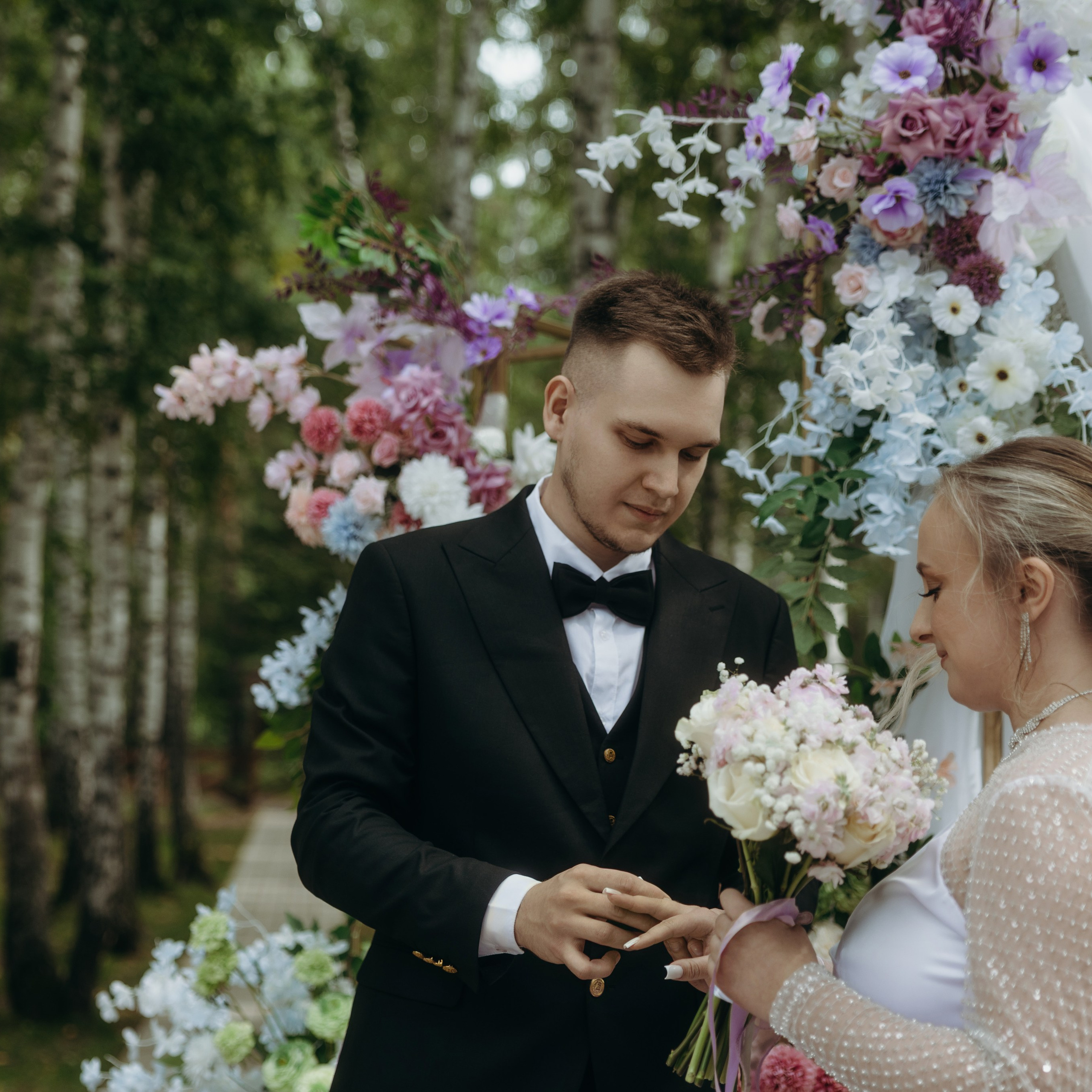 Она сияет для него. Свадебные фотограф и видеограф в Новосибирске — БОС