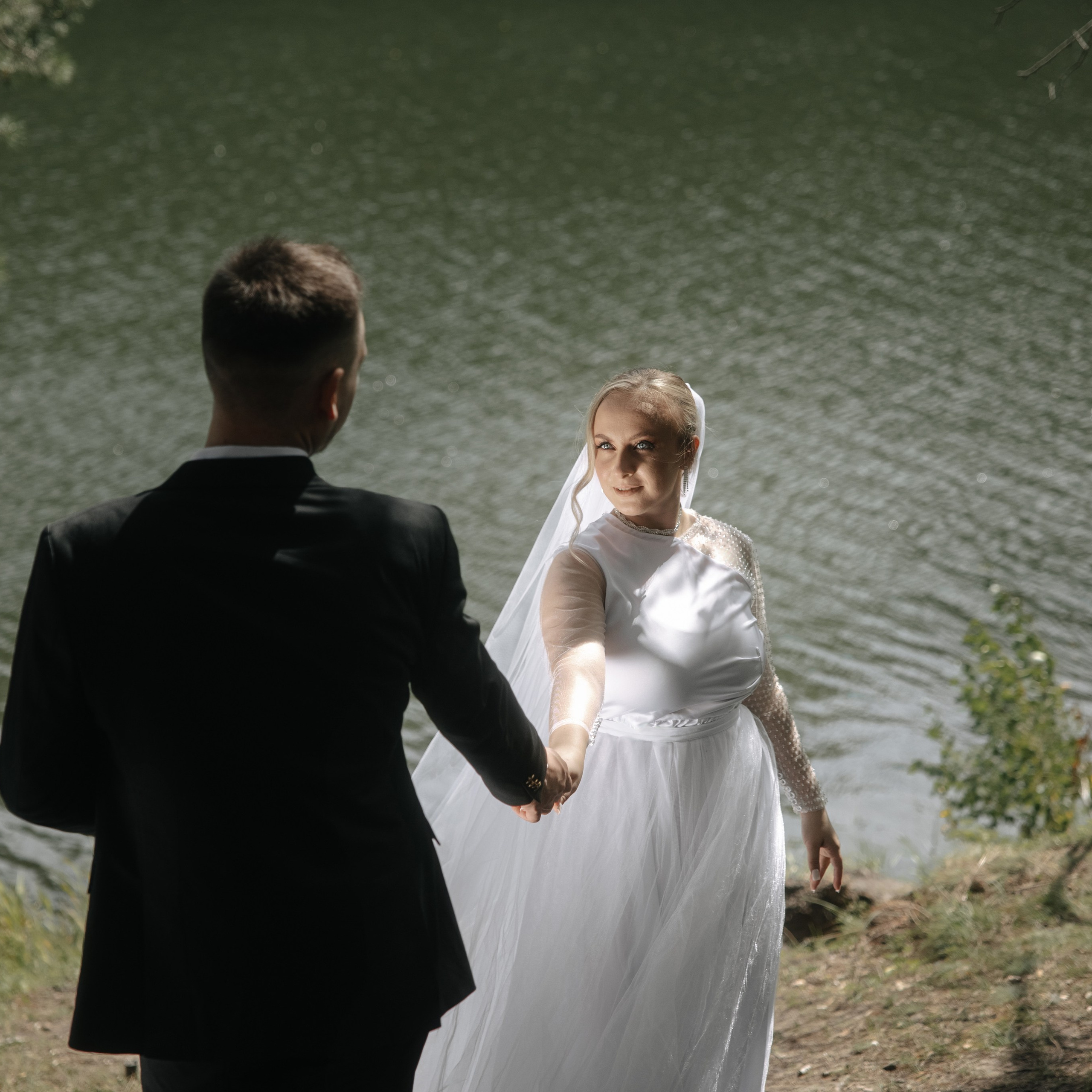 Она сияет для него. Свадебные фотограф и видеограф в Новосибирске — БОС