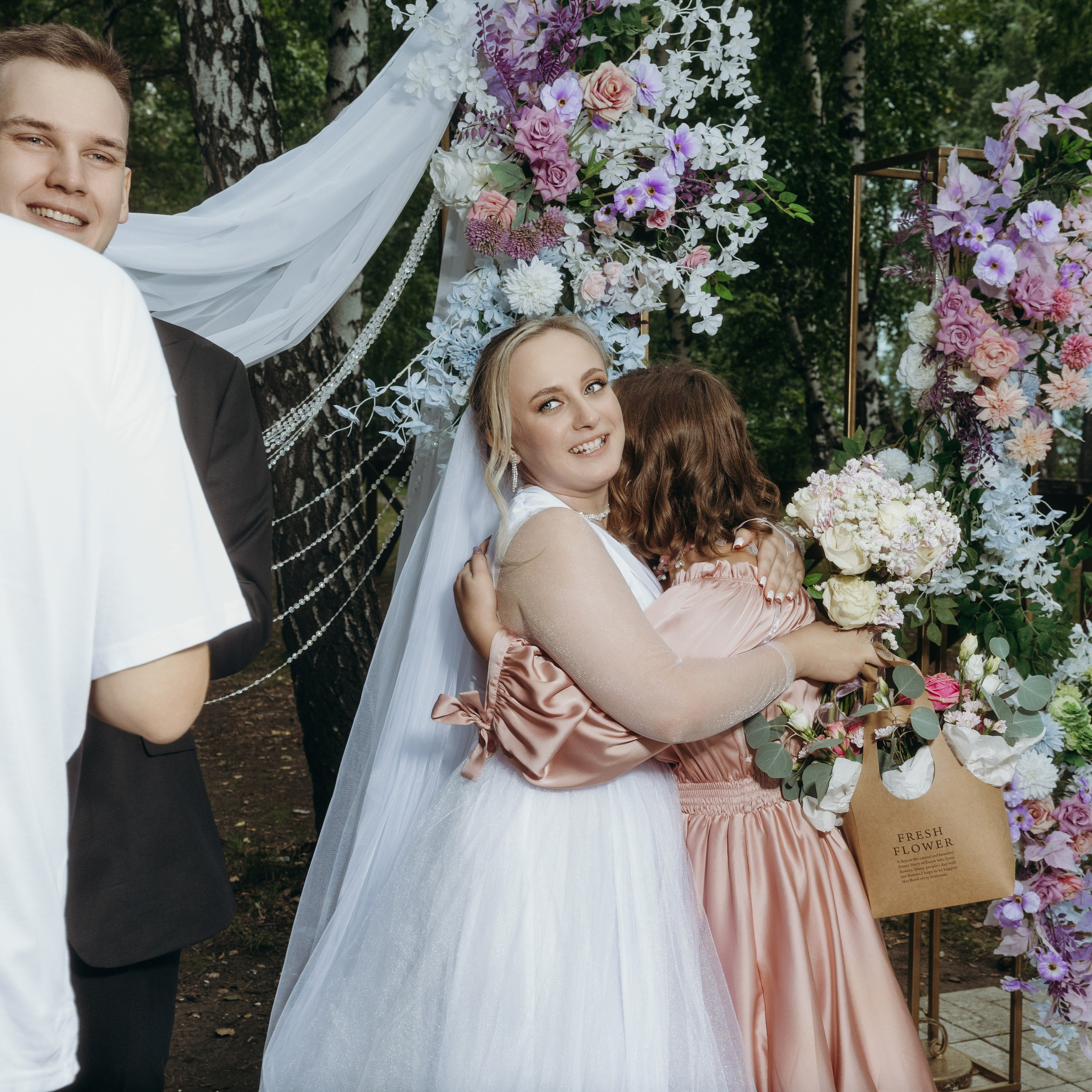Она сияет для него. Свадебные фотограф и видеограф в Новосибирске — БОС
