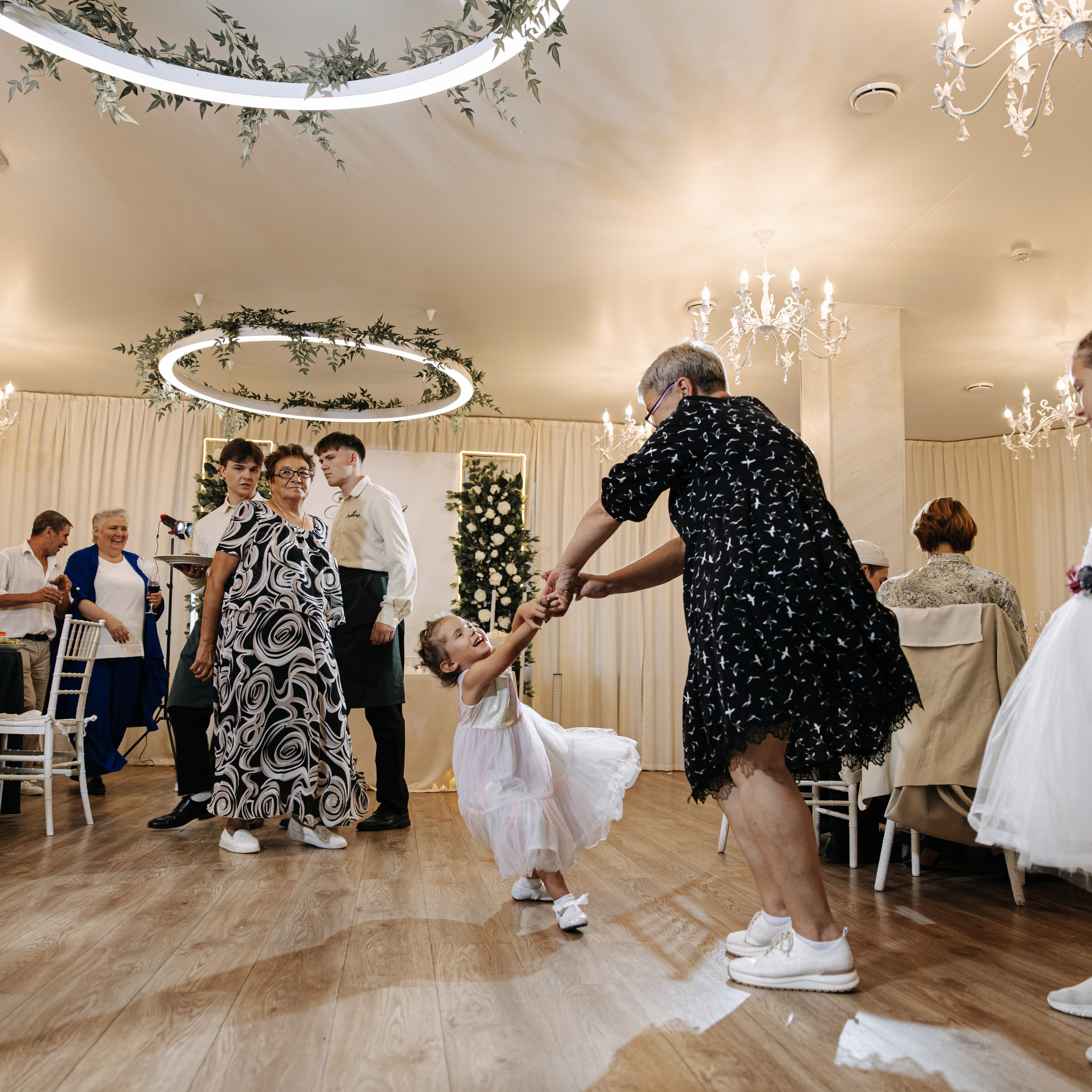 Чумачечие и Красивые. Свадебные фотограф и видеограф в Новосибирске — БОС