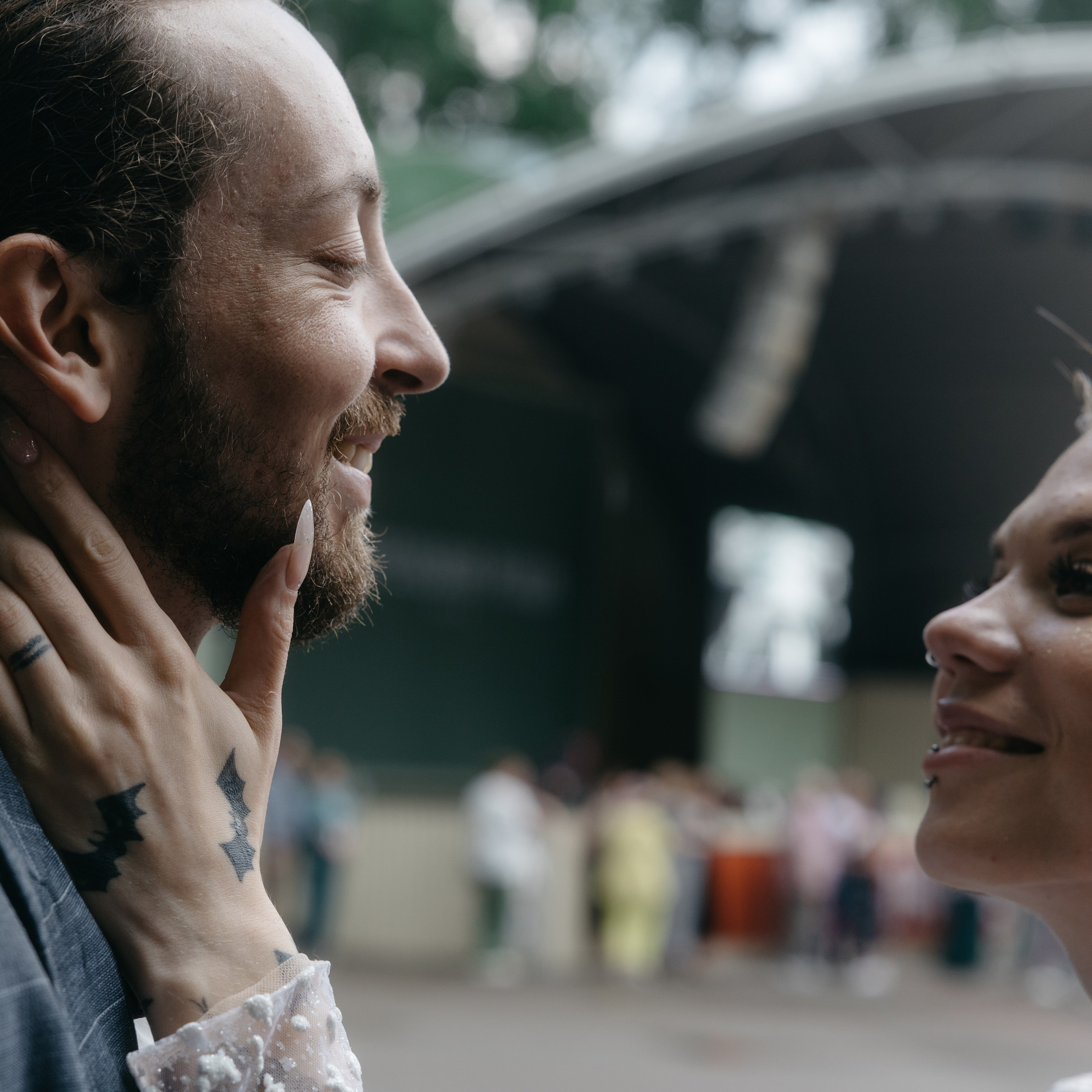 Неформальная ЛЮБОВЬ / Влад и Настя. Свадебные фотограф и видеограф в Новосибирске — БОС