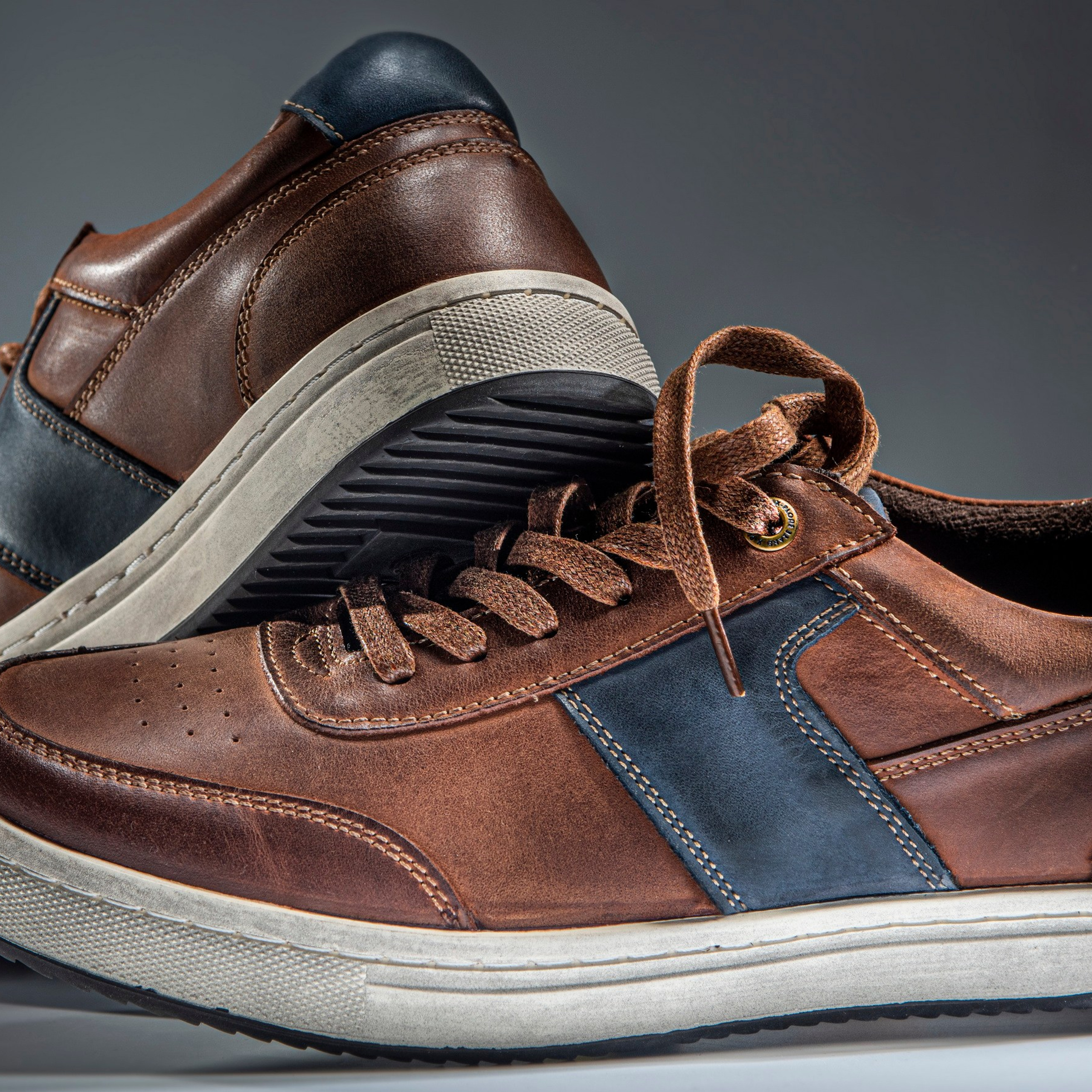 студийная съемка обуви с постановочным светом и выявлением фактур ,студия fotostep.ru, Виталий Степанов, рекламная съемка , предметная съёмка, каталожная съемка для плэй-маркетов, реклама фото, рекламная студия, рекламная съёмка, фото студия Москва фотограф, 