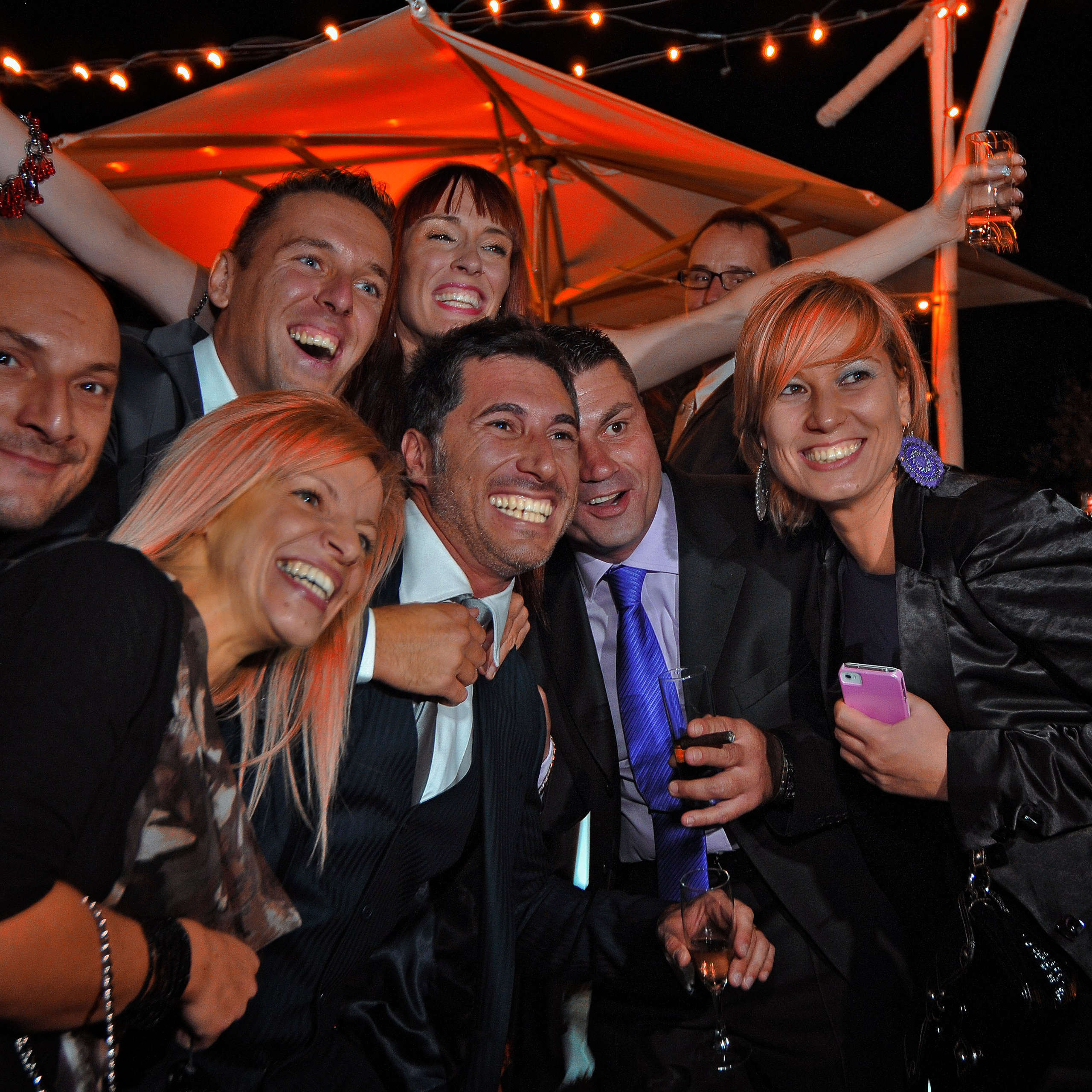 итальянцы любят улыбаться...)