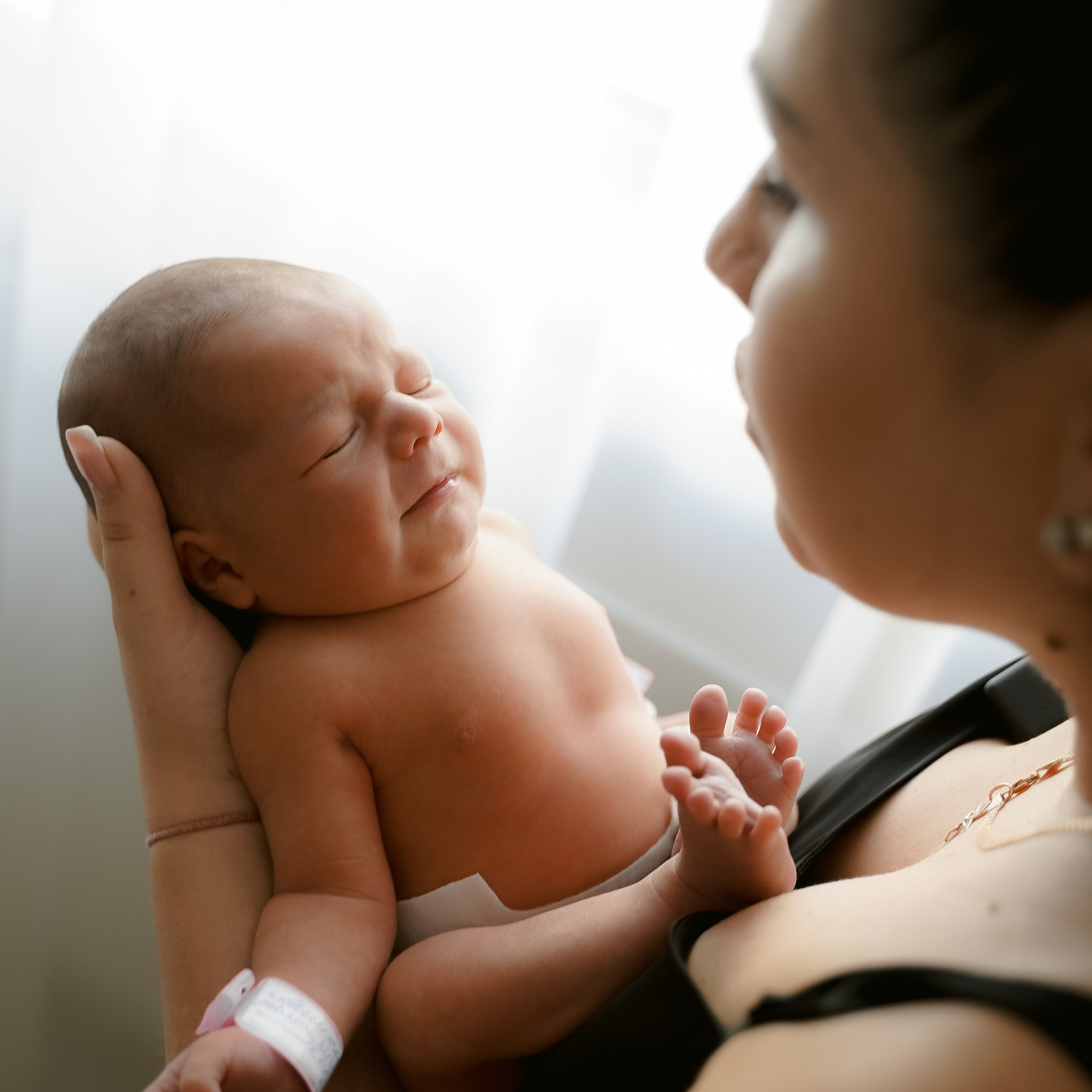 Роды и выписка. Родильный дом № 8 ГКБ № 15 им. О. М. Филатова. Фотографы на роды в Москве. Фото и видео родов. Фотопроект «Продолжение рода»