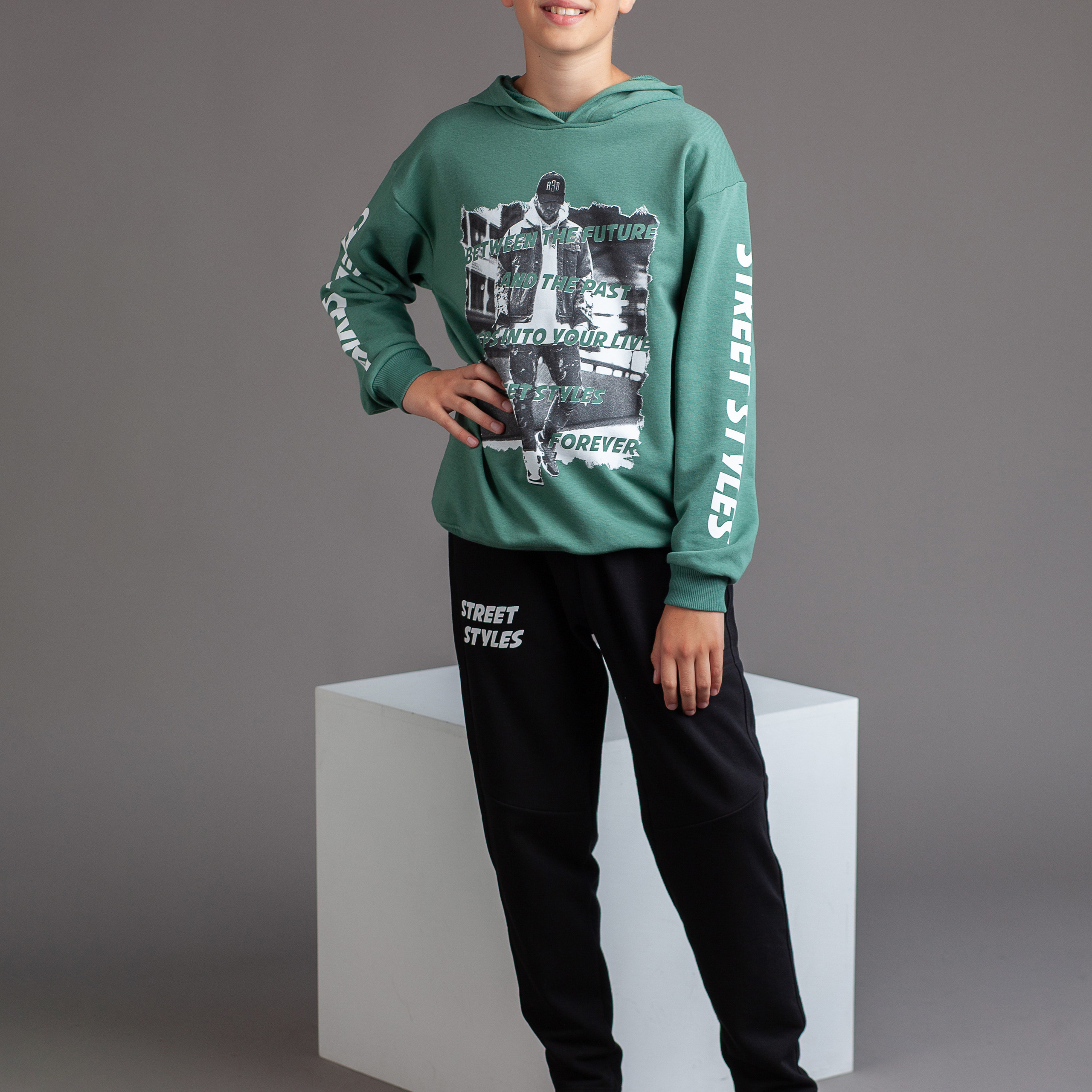 Съёмка одежды на моделях в студии