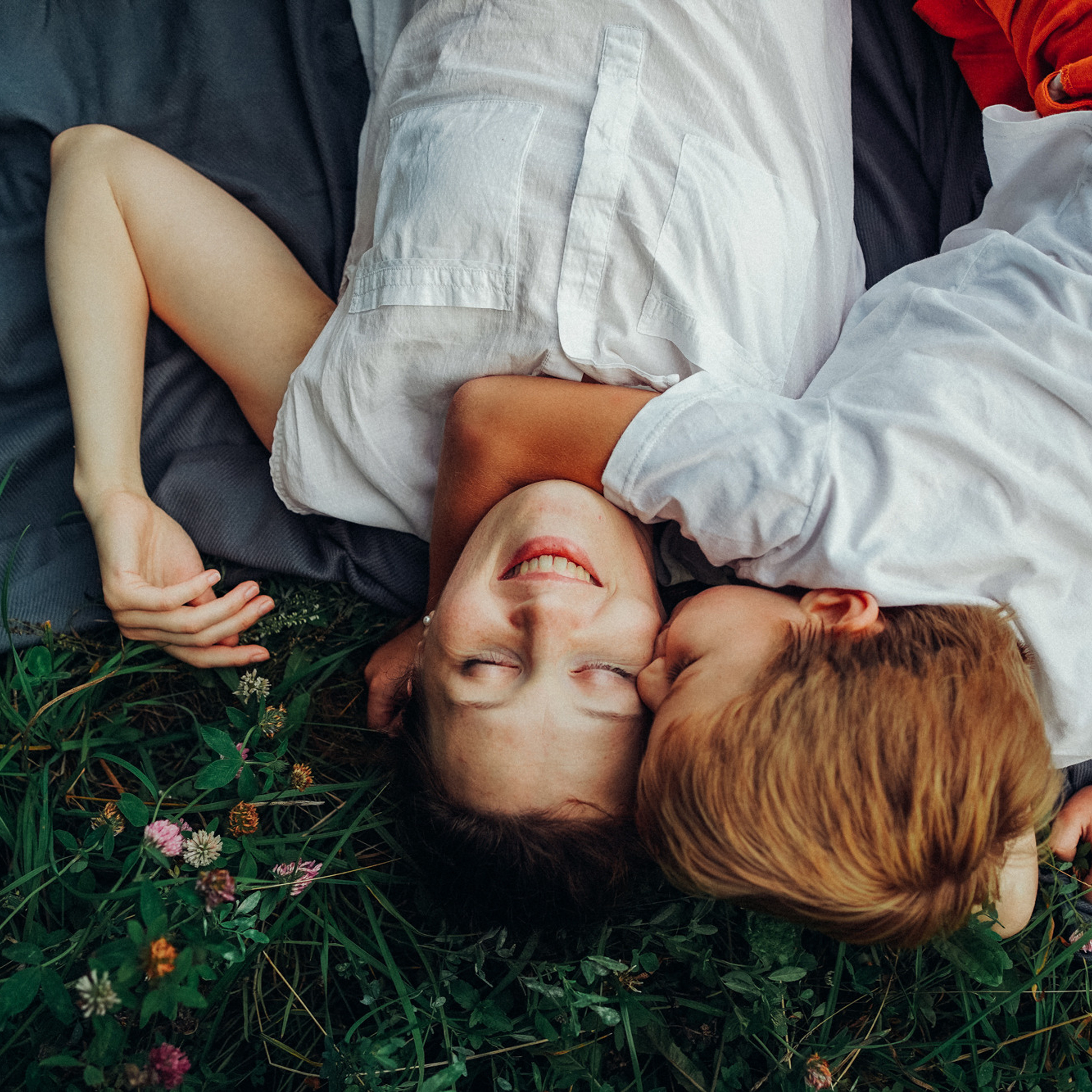 Брызги из песка