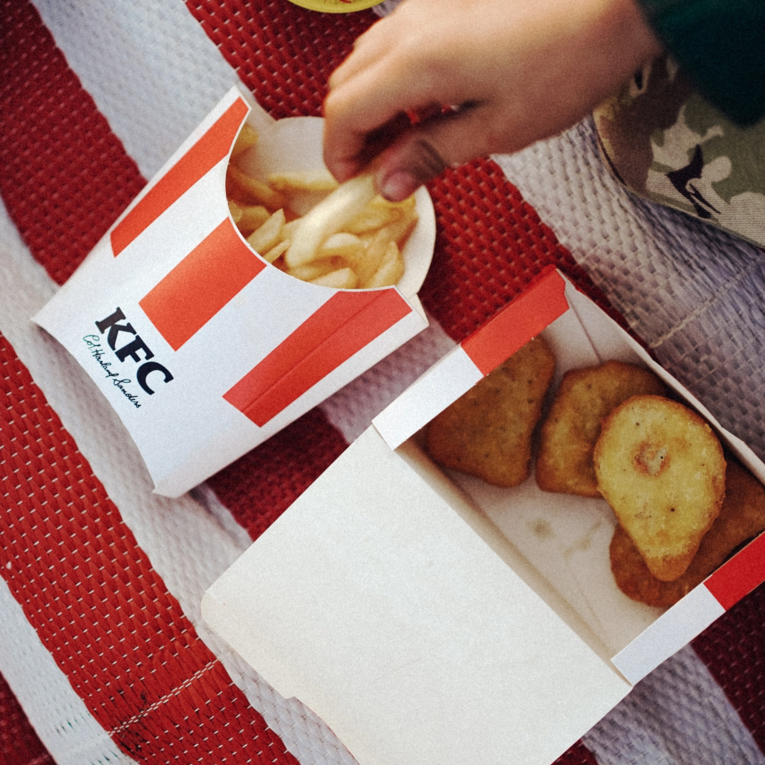 Мама, Pepsi, KFC