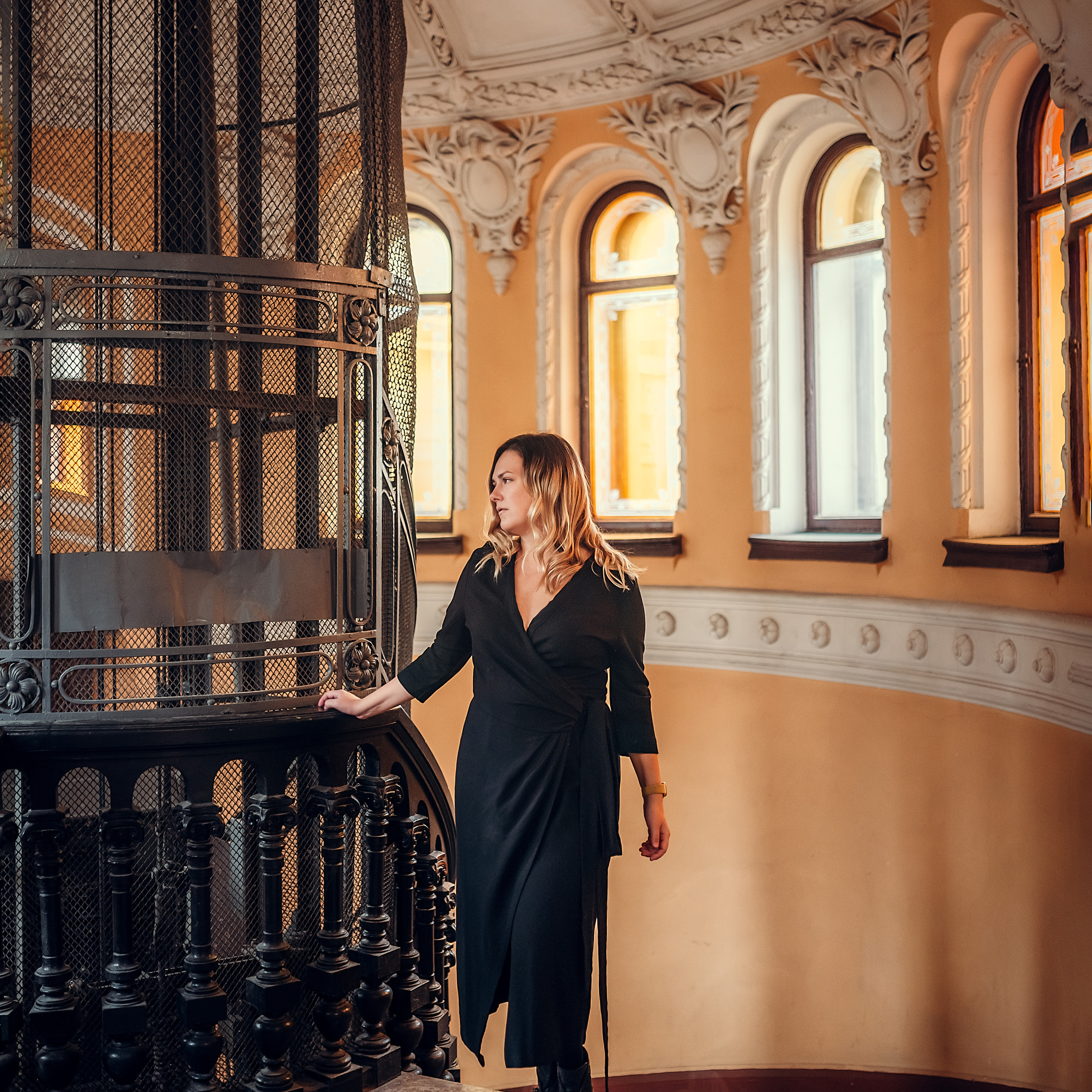 Анна, парадная «Ромашка» и мост Ломоносова