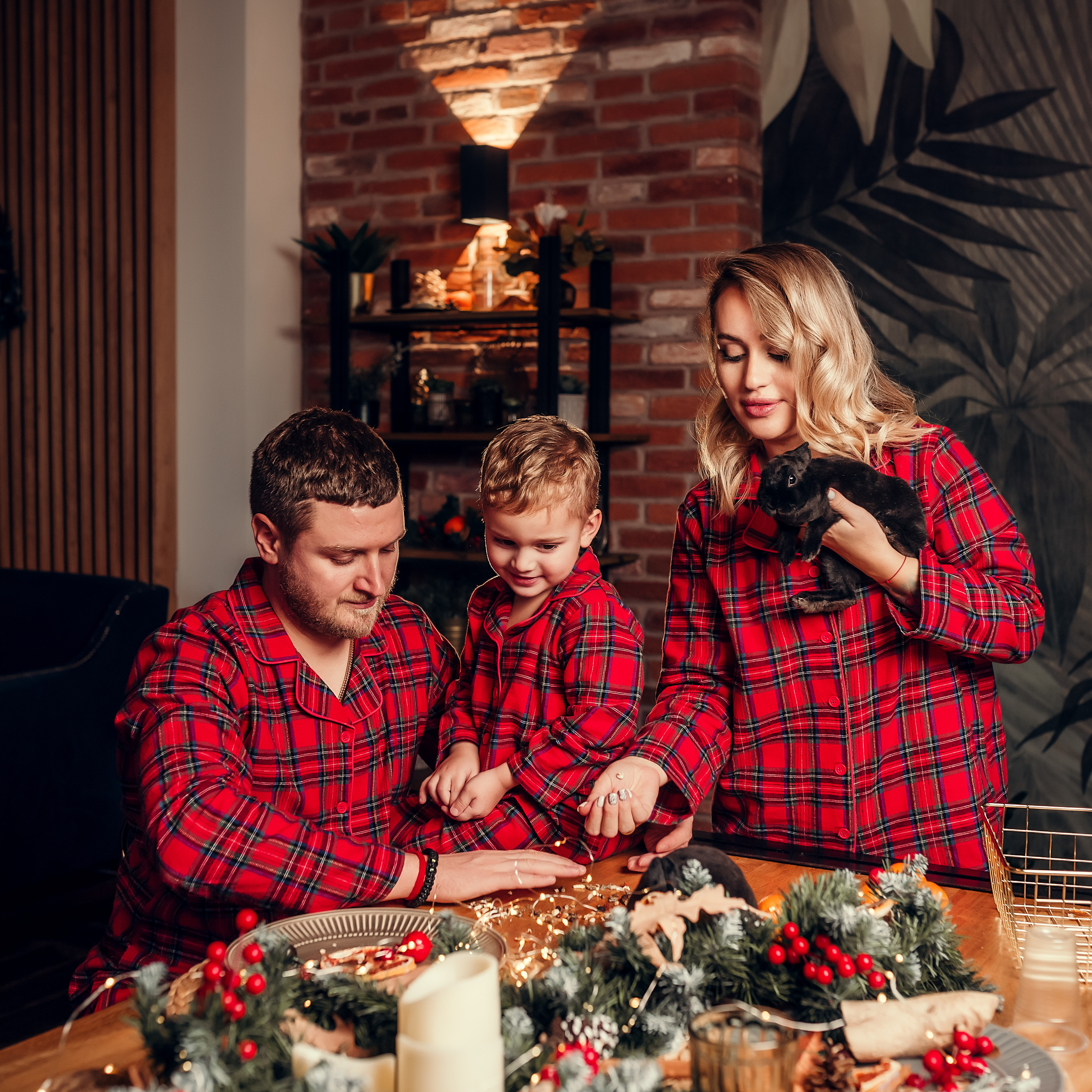 Семейная с кроликом, студия Leona Stage