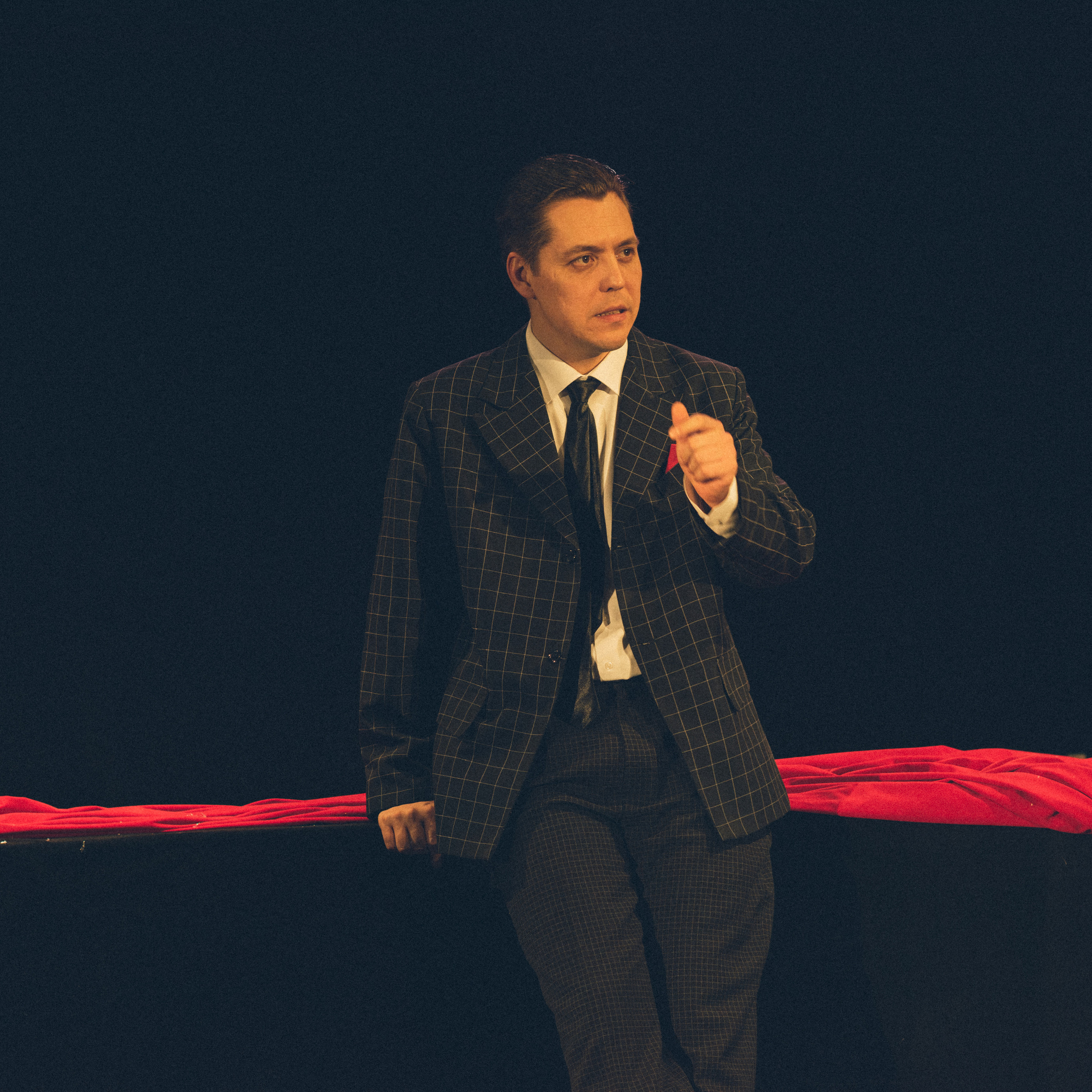 Театр Усть-Илимск. Свадебный и индивидуальный Фотограф г. Усть-Илимск Дмитрий Белозеров