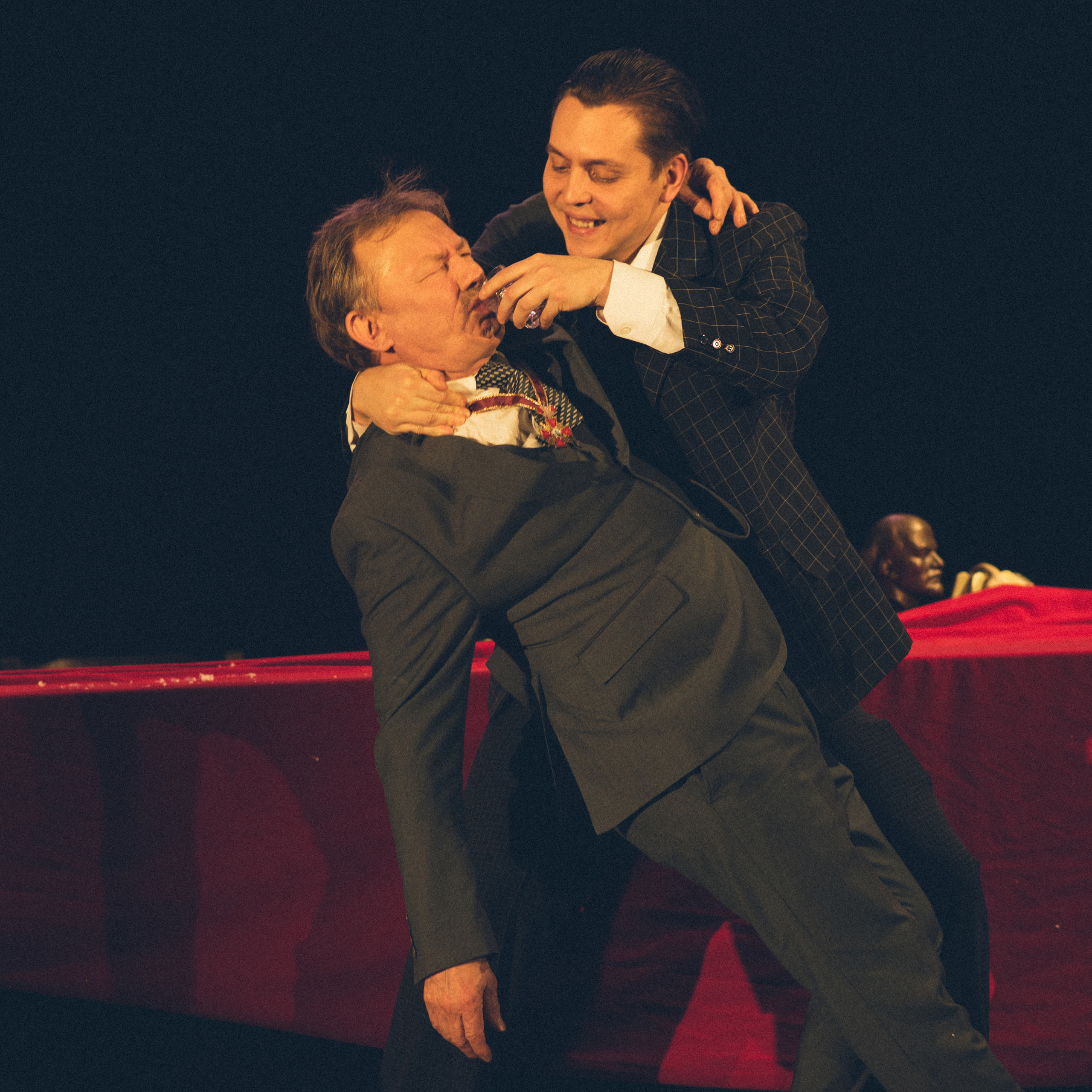 Театр Усть-Илимск. Свадебный и индивидуальный Фотограф г. Усть-Илимск Дмитрий Белозеров