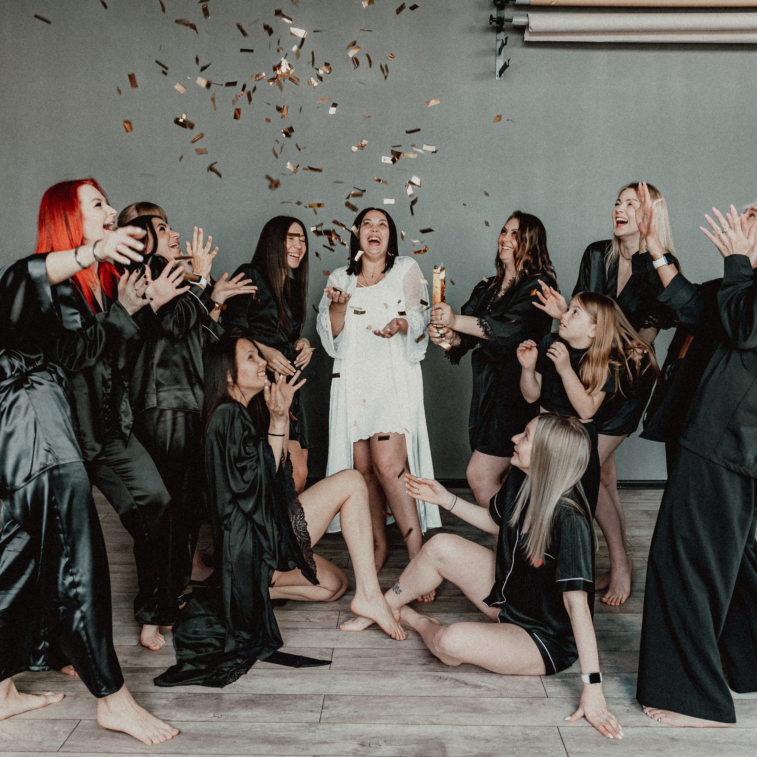 Предсвадебная фотосессия в стиле «Яркий девичник»