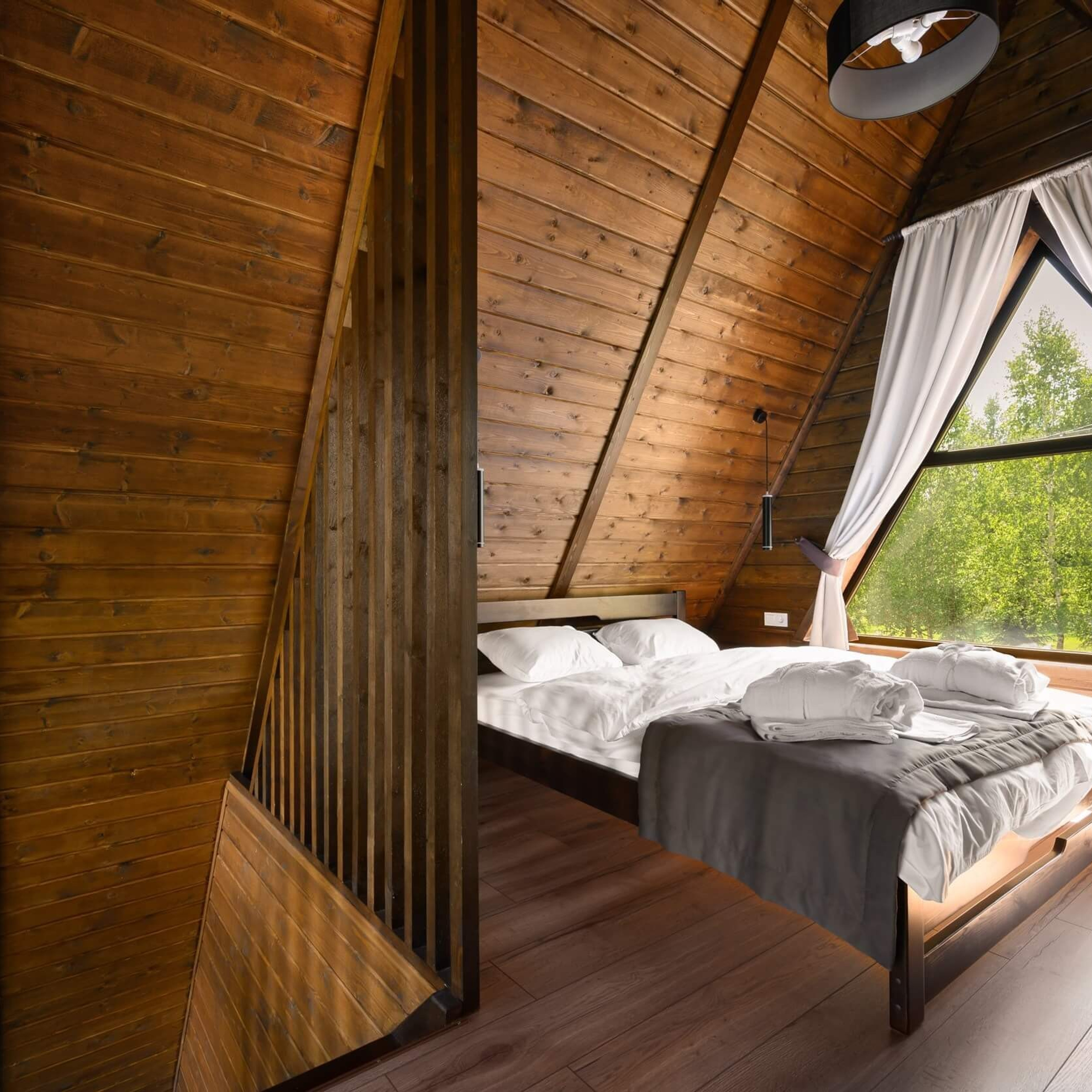 Треугольный дом в аренду на 6 человек - 50 км от МКАД. Коттедж А-фрейм с баней и уличным чаном в Подмосковье - в аренду для отдыха