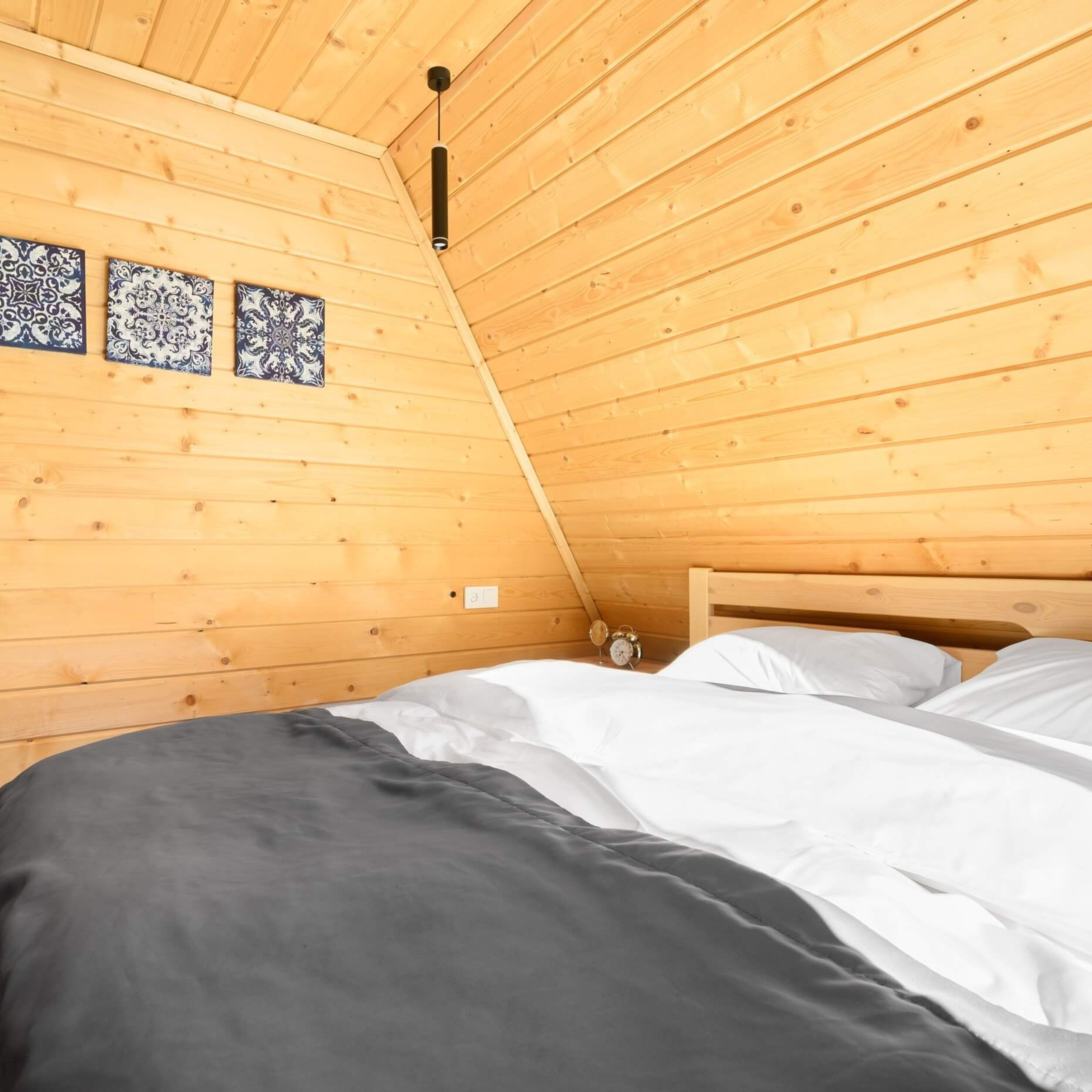 Треугольный дом в аренду на 6 человек - 50 км от МКАД. Коттедж А-фрейм с баней и уличным чаном в Подмосковье - в аренду для отдыха