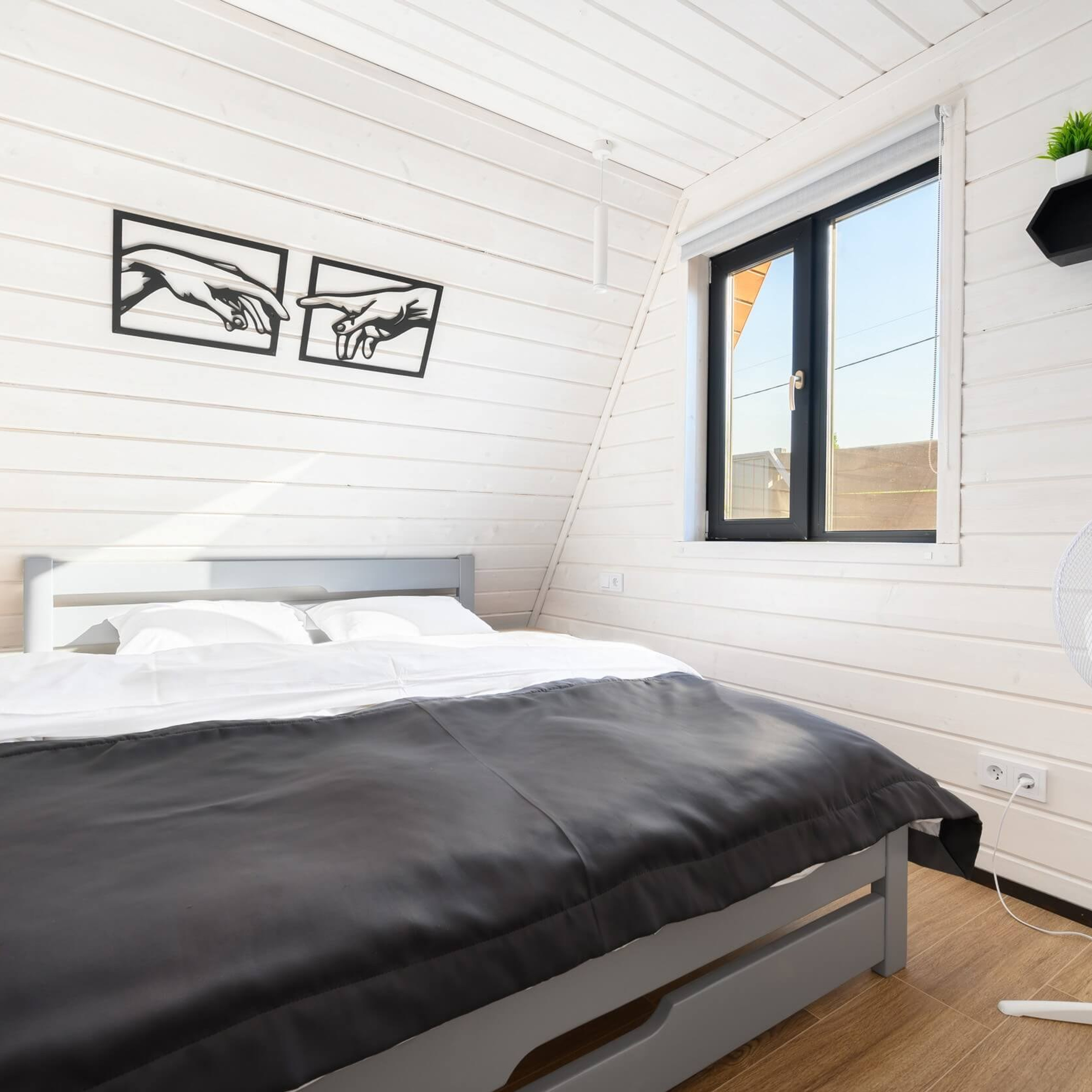 Треугольный дом в аренду на 6 человек - 50 км от МКАД. Коттедж А-фрейм с баней и уличным чаном в Подмосковье - в аренду для отдыха