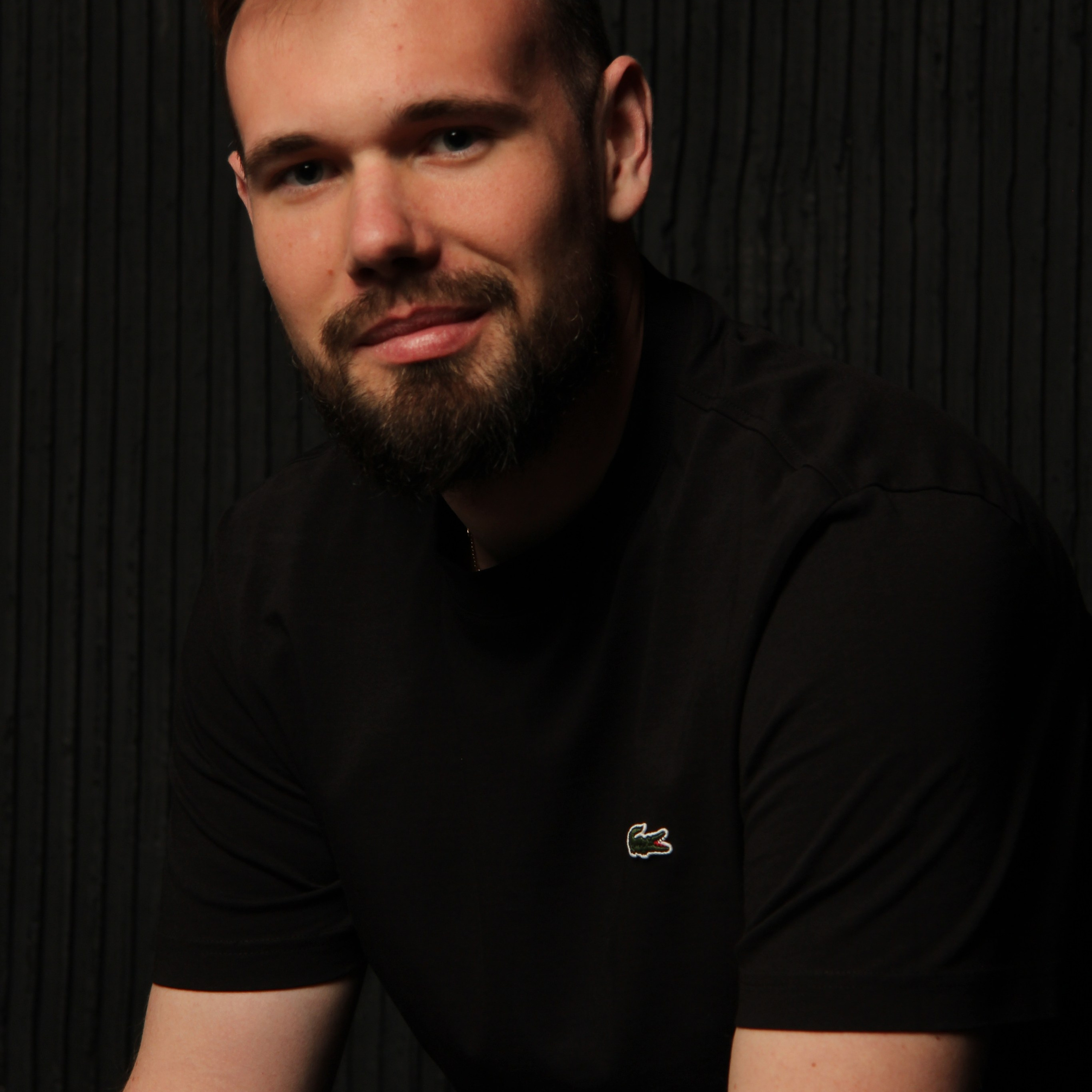 Мужская студийная съёмка