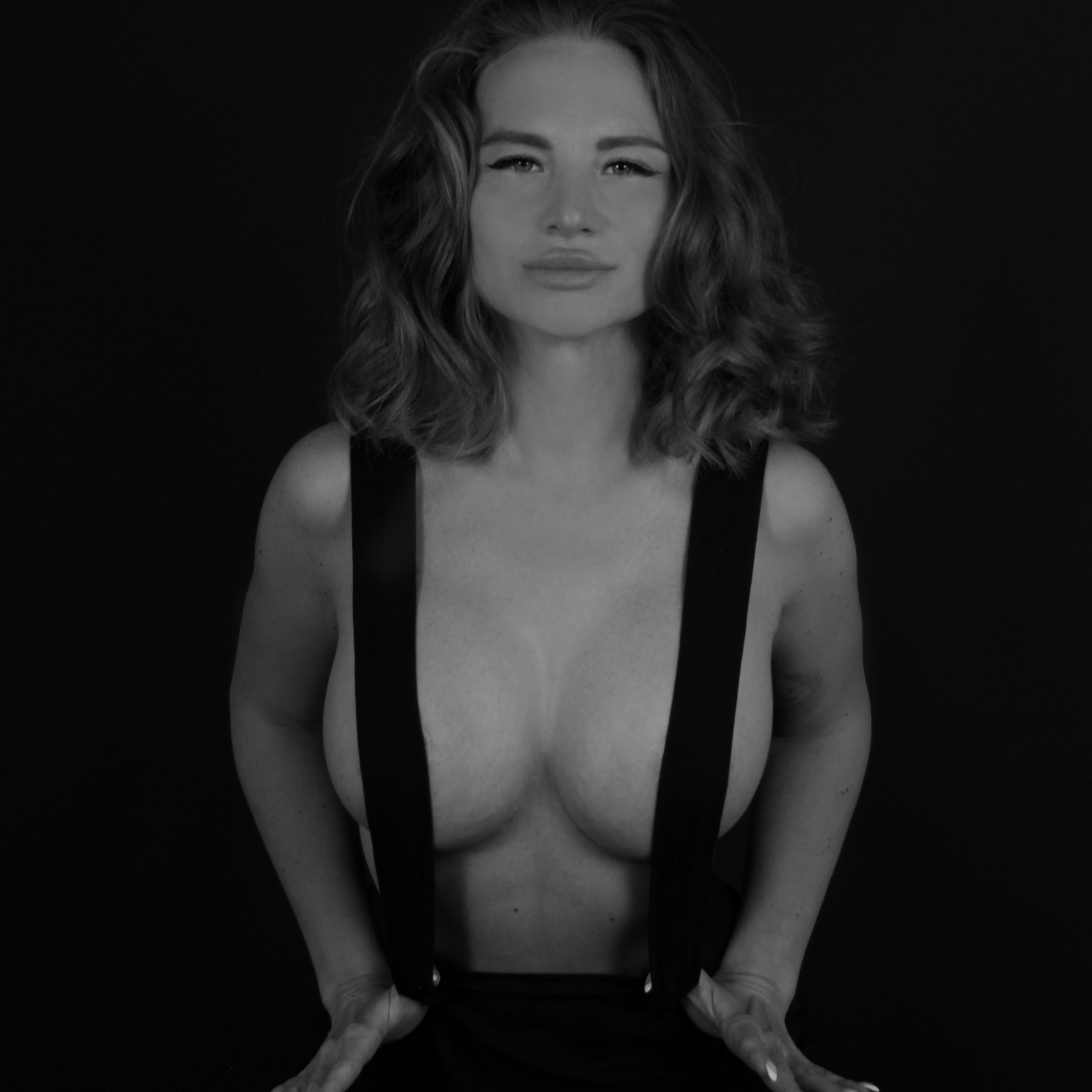 Женская обнажённая съёмка