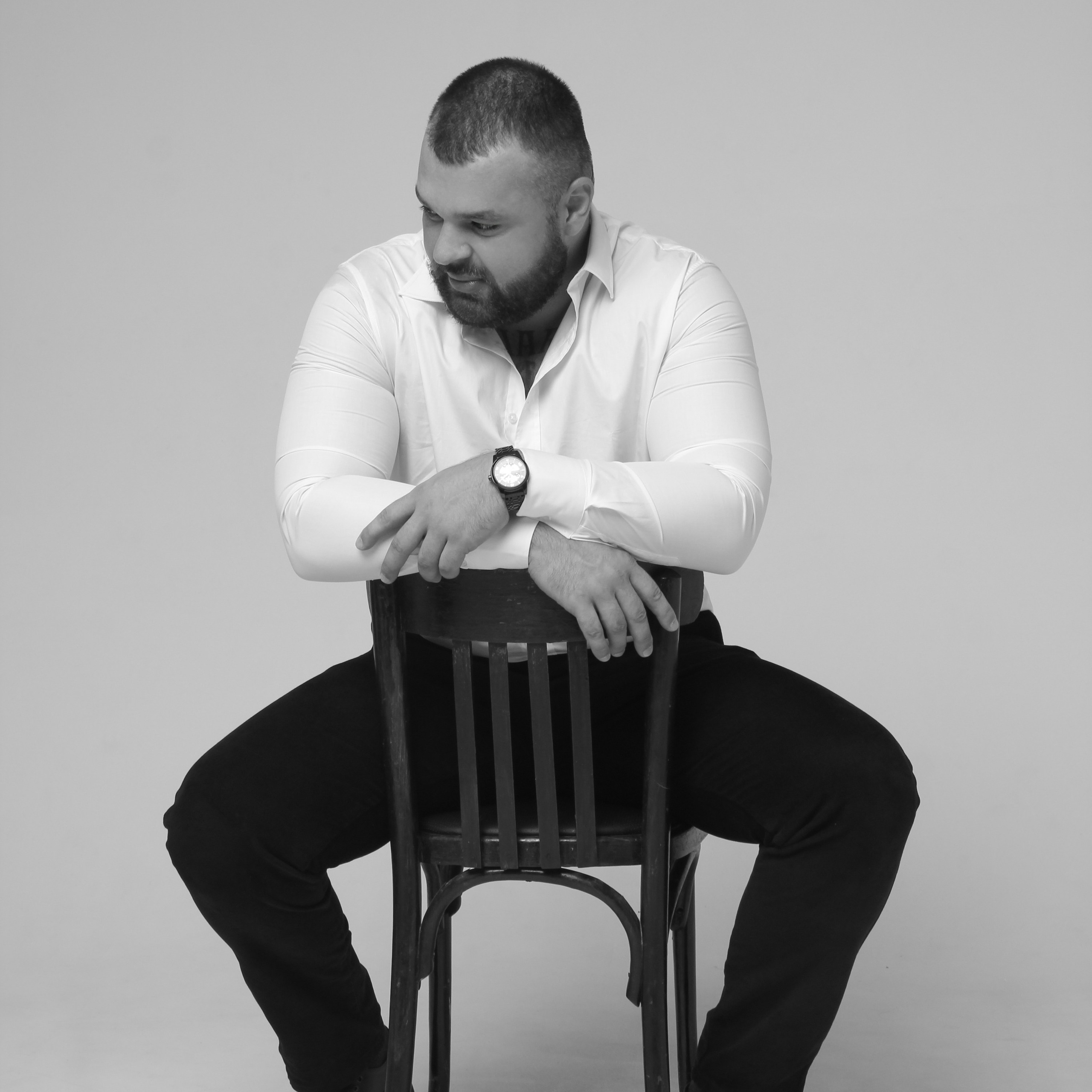 Мужская студийная съёмка