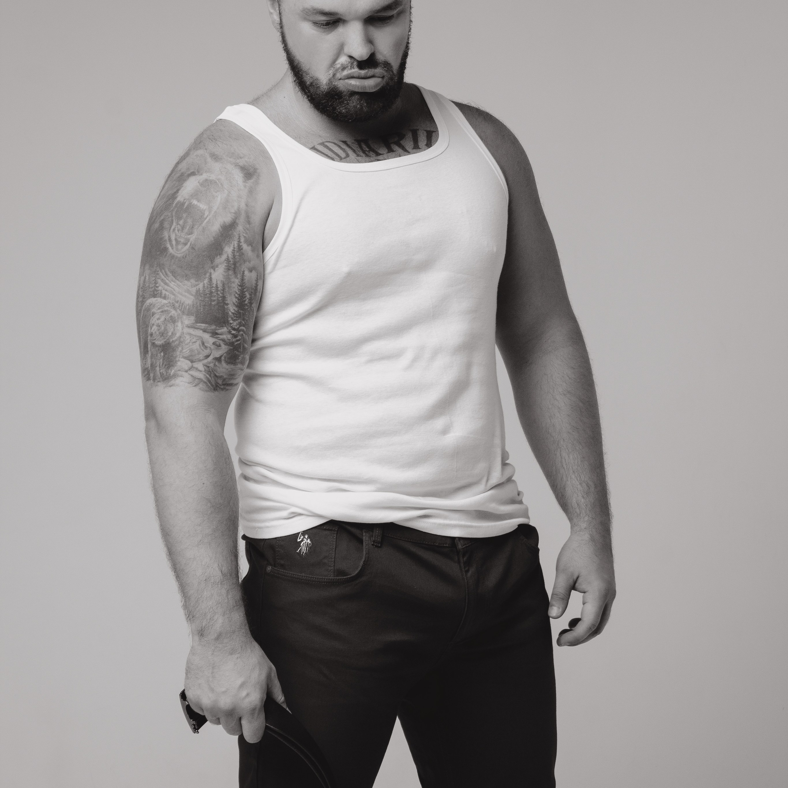 Мужская студийная съёмка