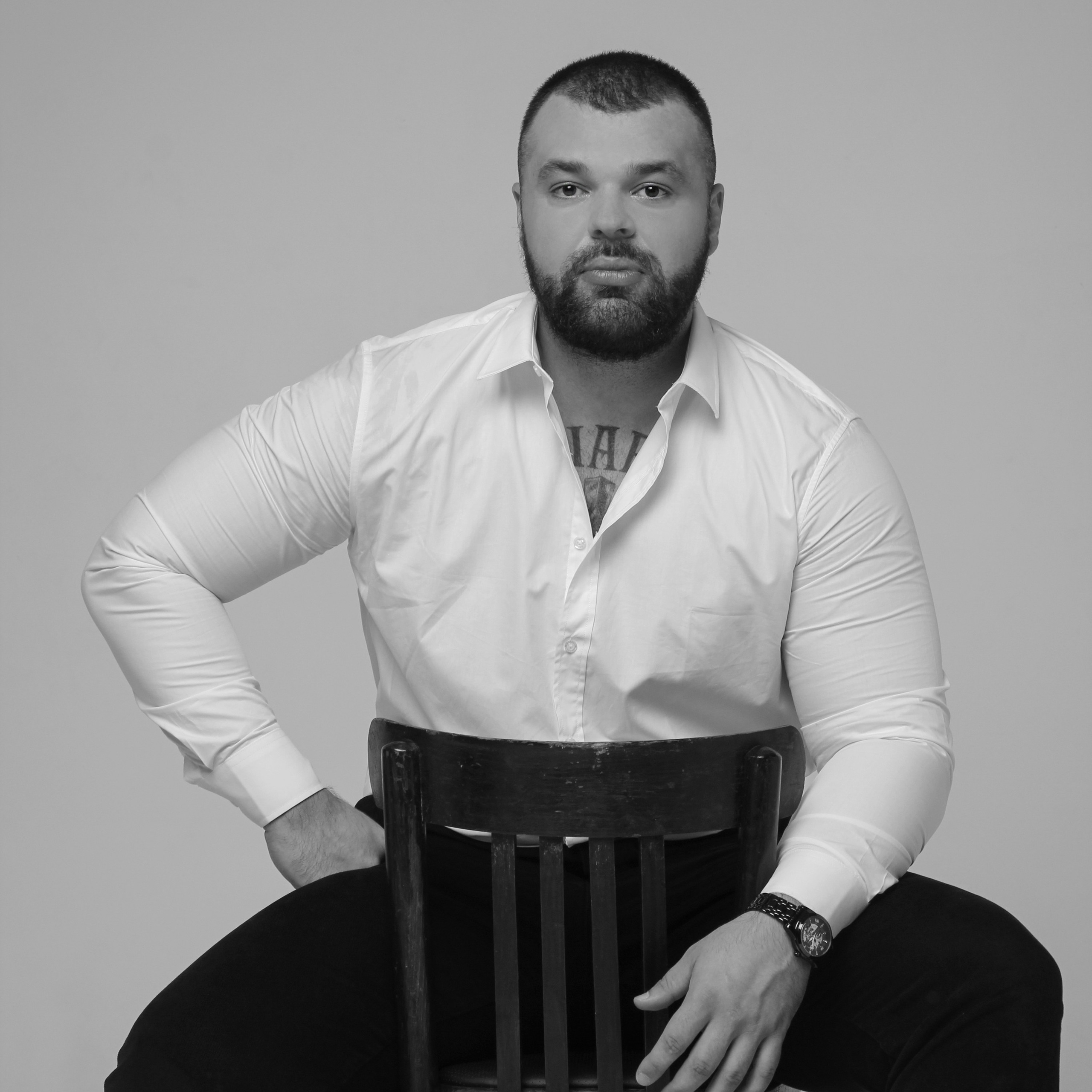 Мужская студийная съёмка