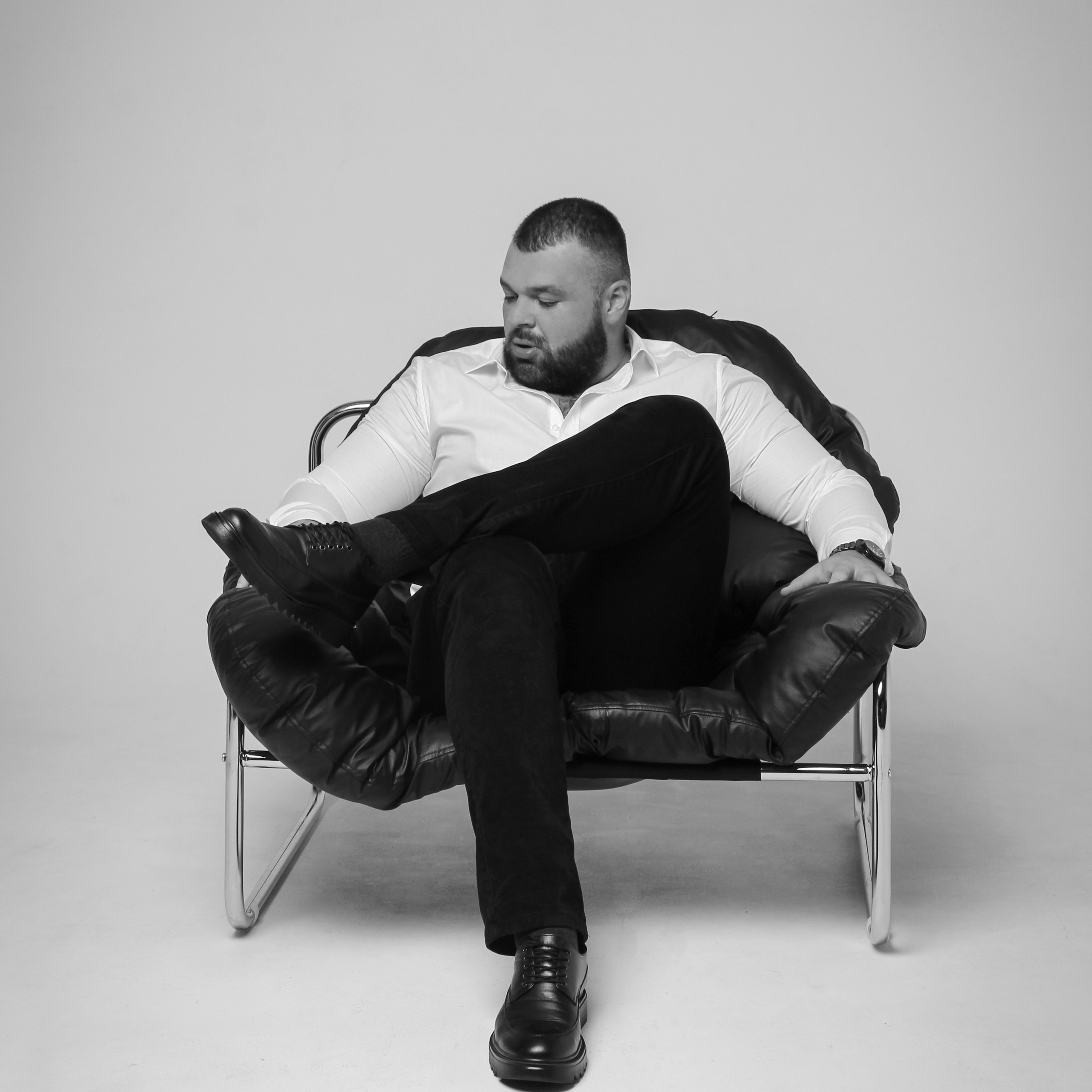 Мужская студийная съёмка