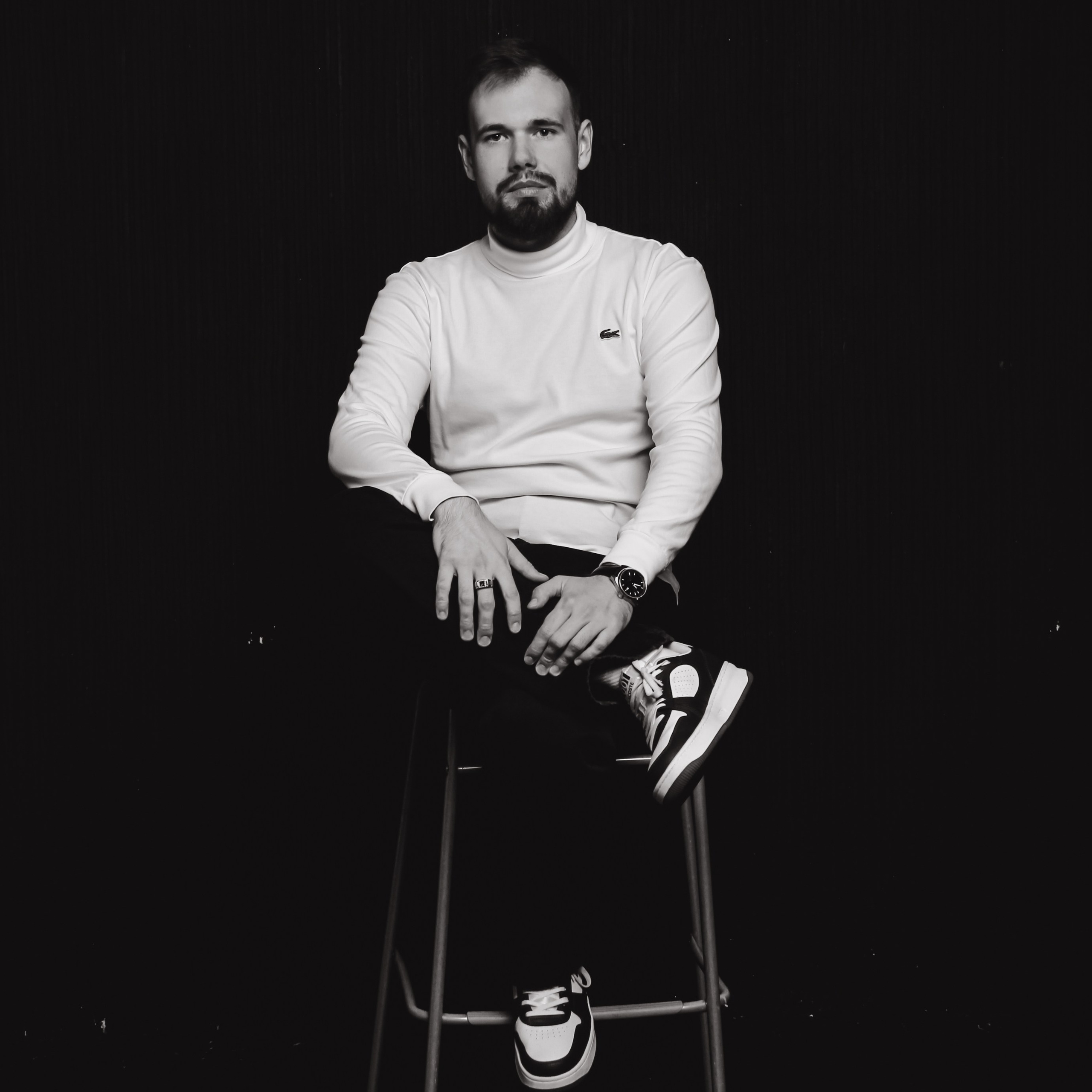 Мужская студийная съёмка