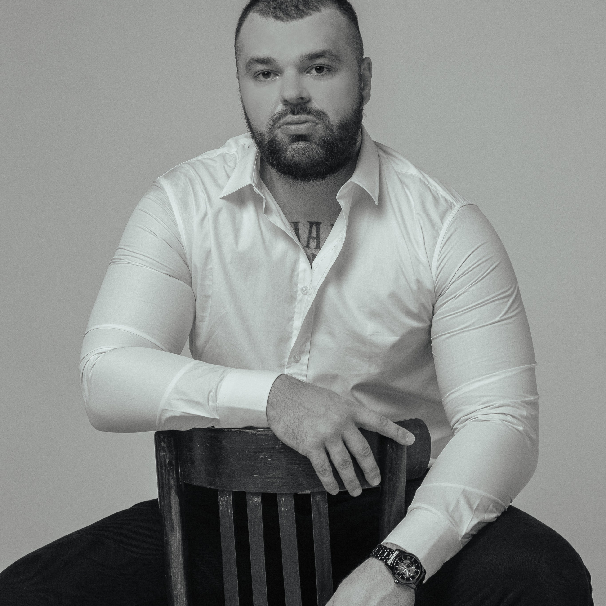 Мужская студийная съёмка