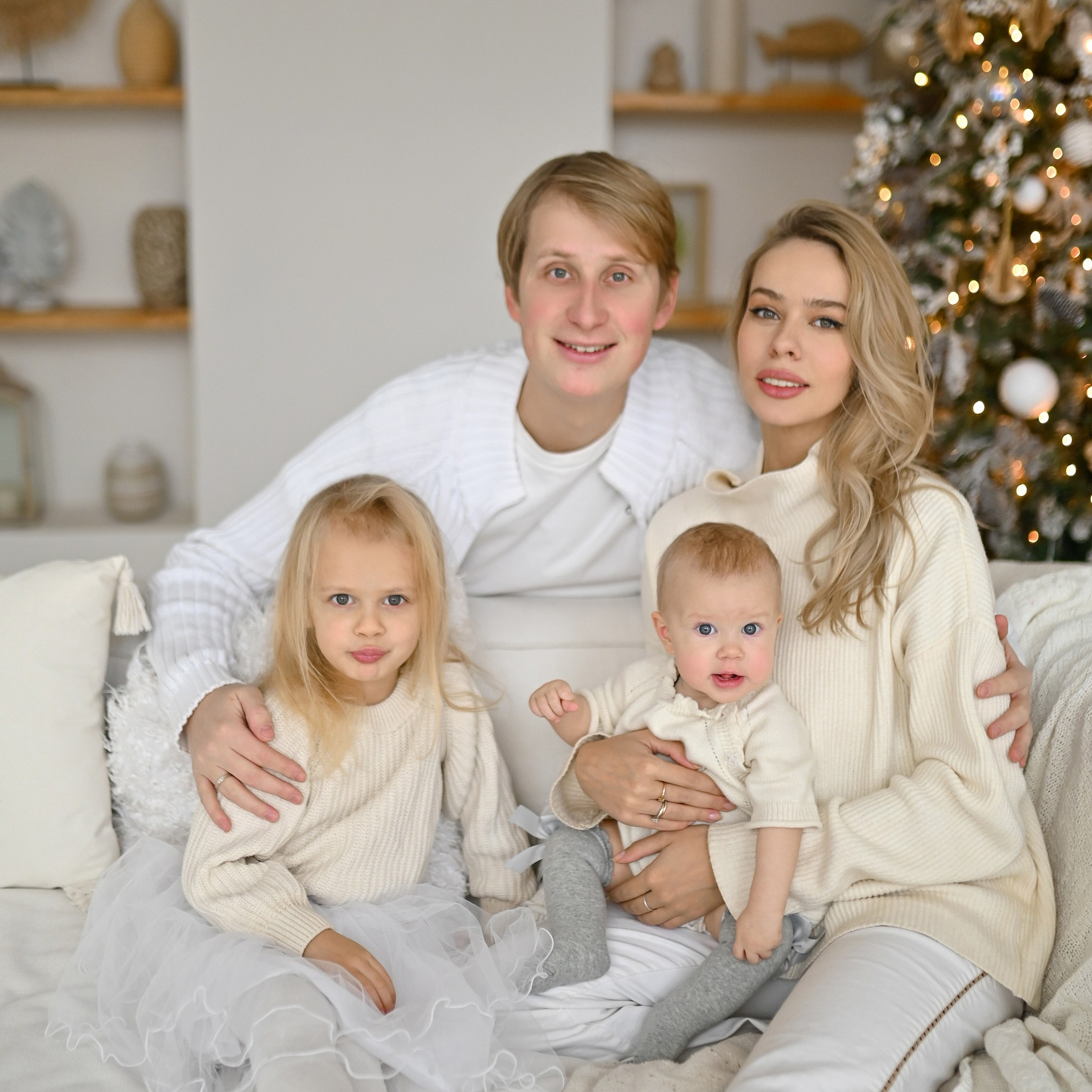 Семейная фотосессия в зале Убуд фотостудия Мимика