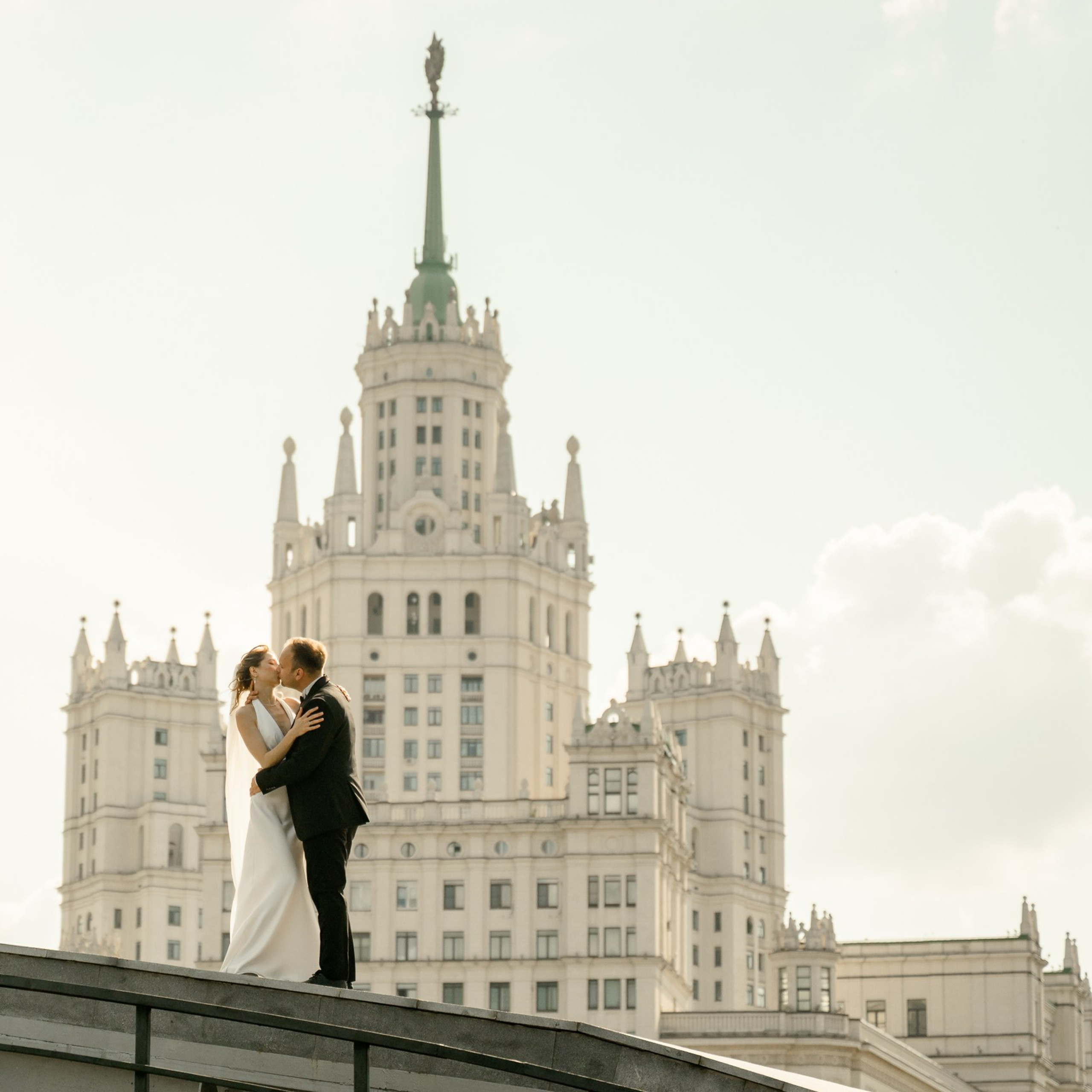 Камерная свадьба Владимира и Кристины в отеле Movenpick Таганская. Регистрация брака в The Great Hall Yakimanka