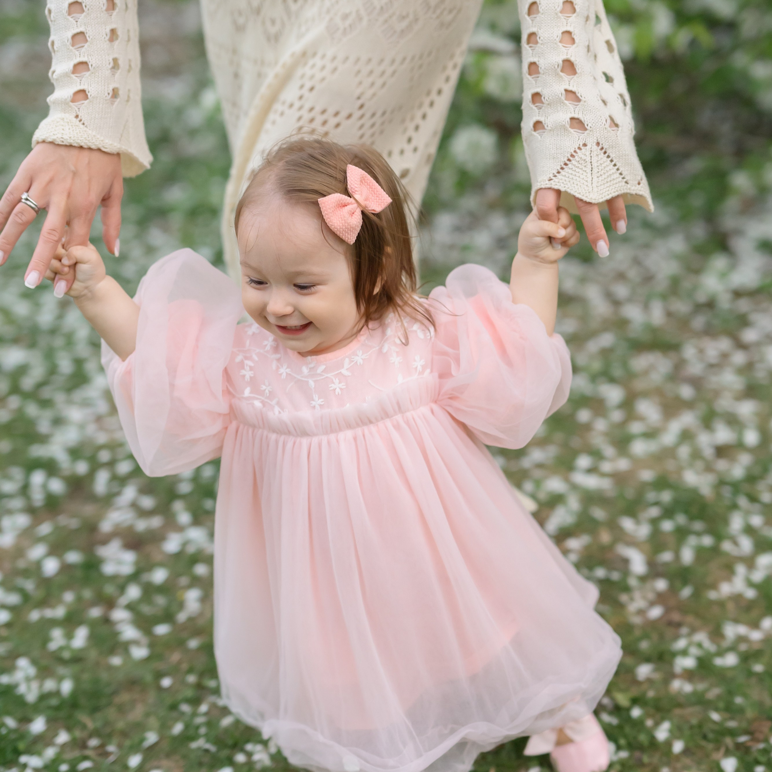 Алиса и Мария. Фотосессия в цветении в парке Музеон