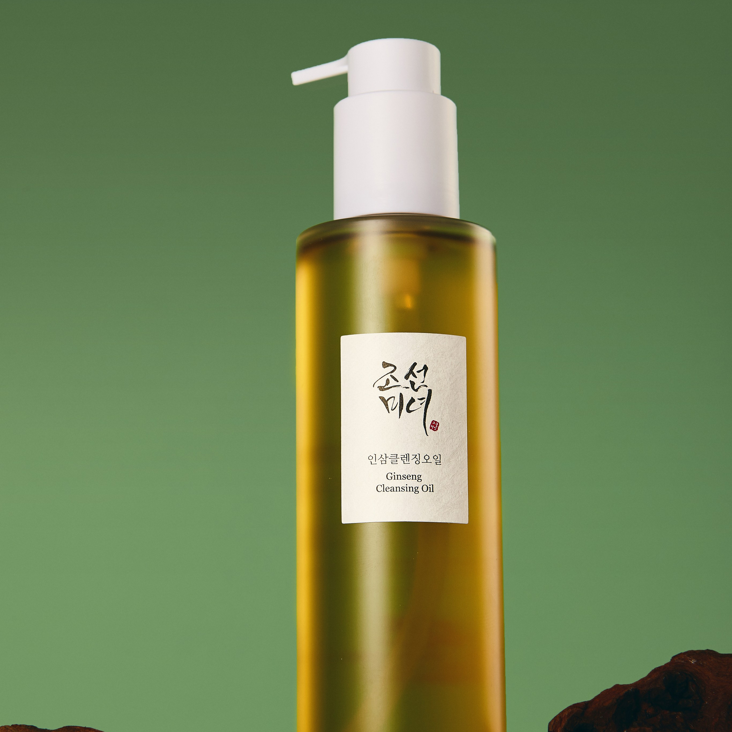 Ильшат Бикмиев — предметный фотограф. Каталог и рекламная съёмка для бизнеса Алматы. Качественные фото для бизнеса, маркетплейсов интернета