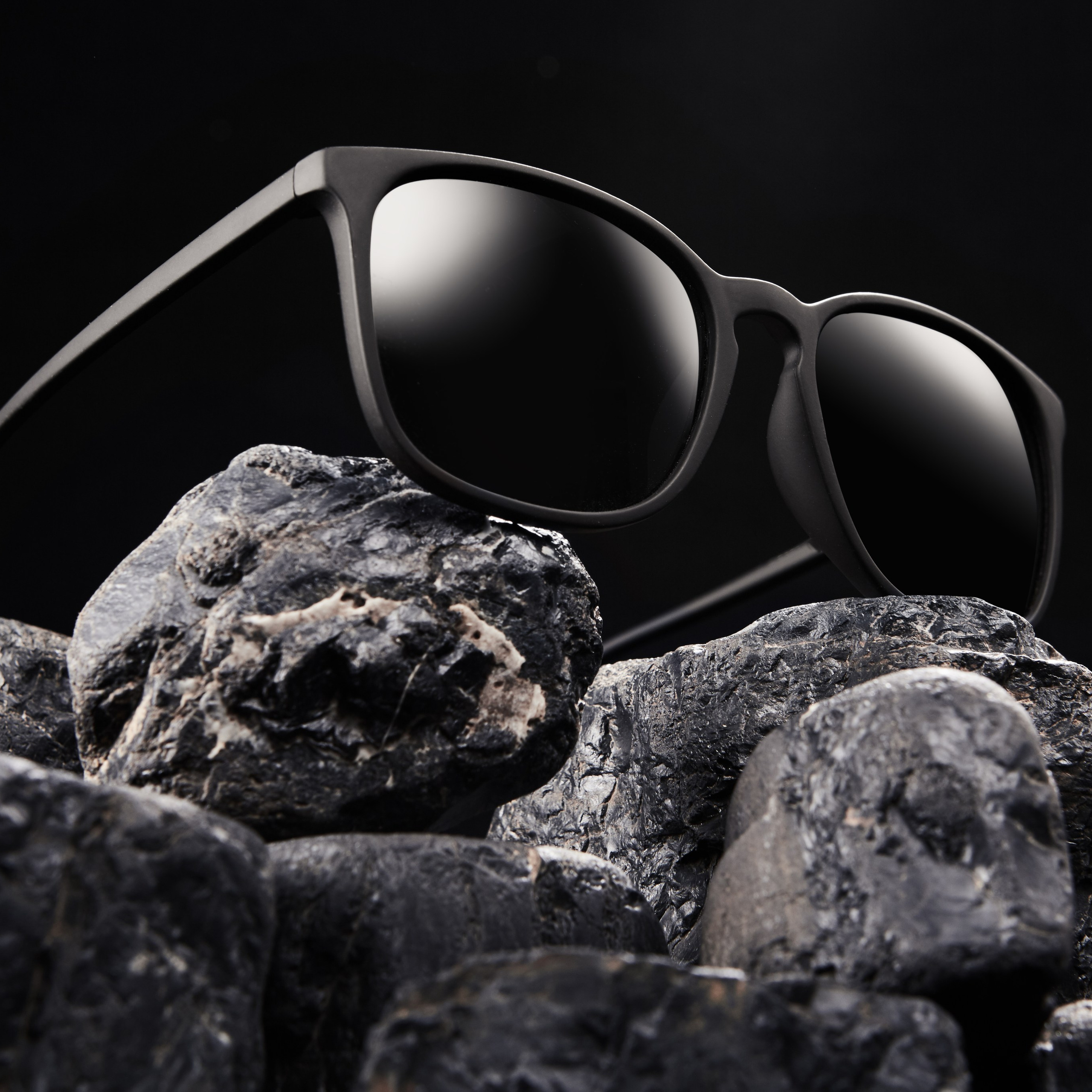 Ильшат Бикмиев — предметный фотограф. Каталог и рекламная съёмка для бизнеса Алматы. Качественные фото для бизнеса, маркетплейсов интернета