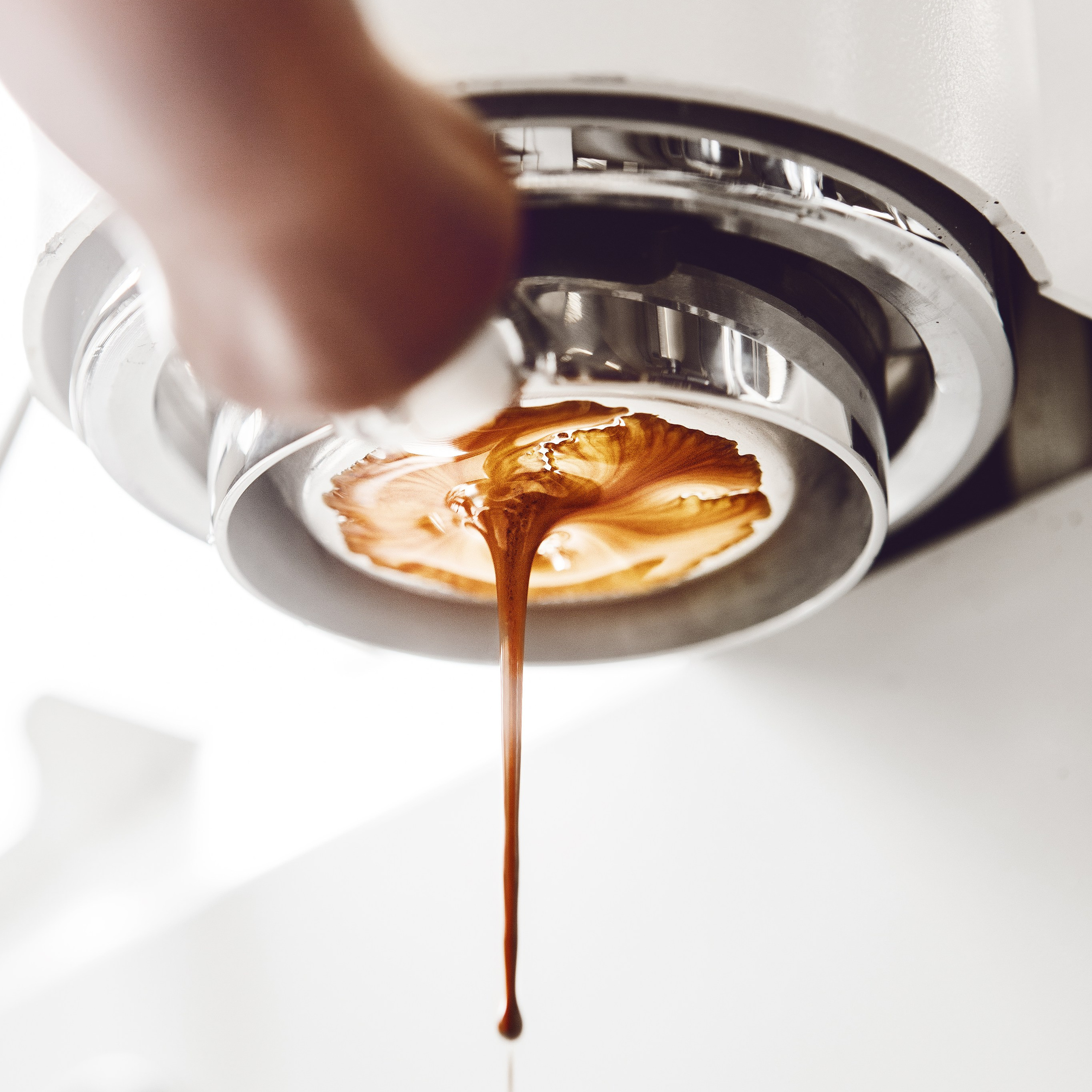 Ильшат Бикмиев — предметный фотограф. Каталог и рекламная съёмка для бизнеса Алматы. Качественные фото для бизнеса, маркетплейсов интернета