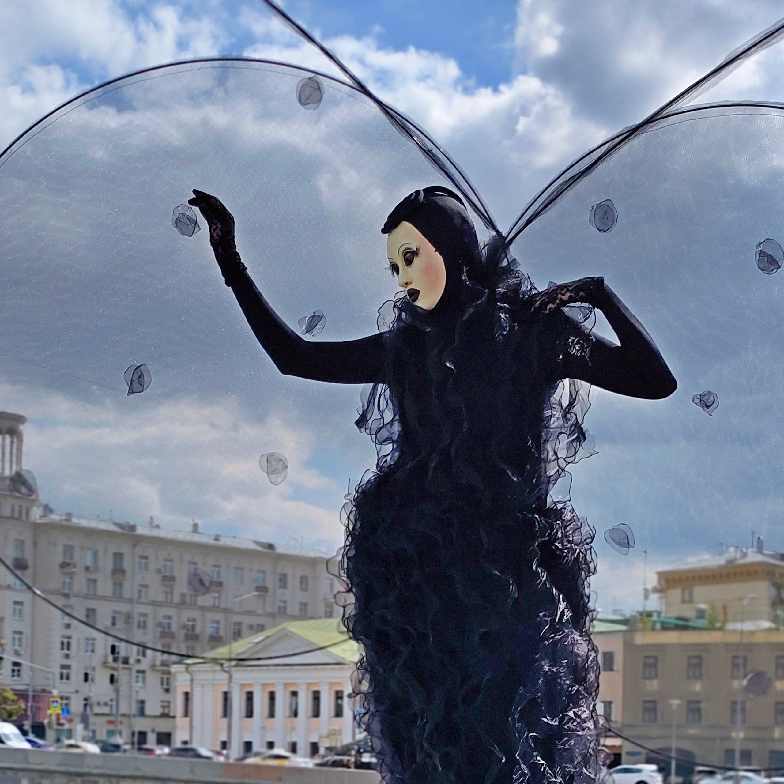 Персонаж белая Бабочка. Мимы и Ходулисты на встречу гостей. Москва