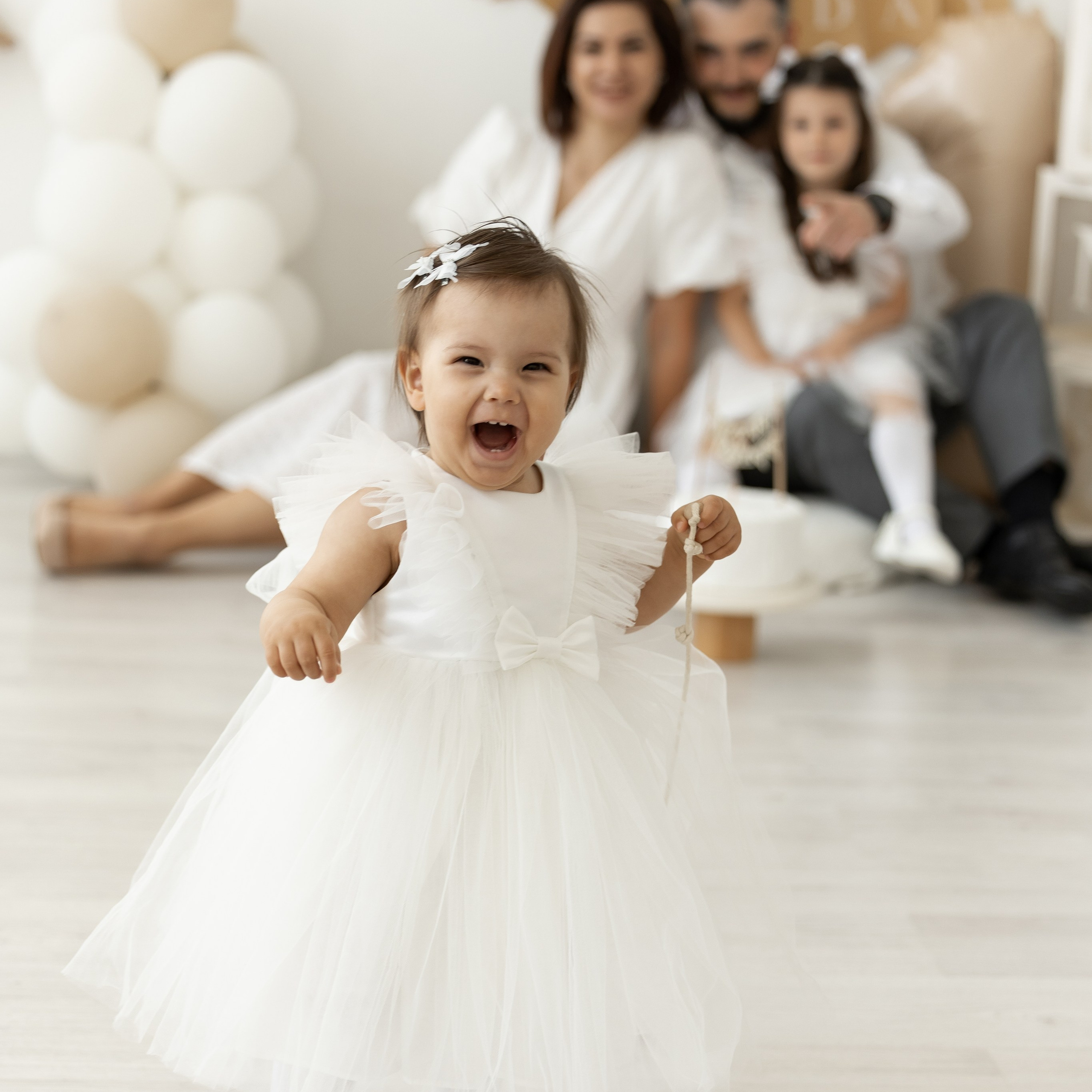 Эви и Софи день рождения сестренки