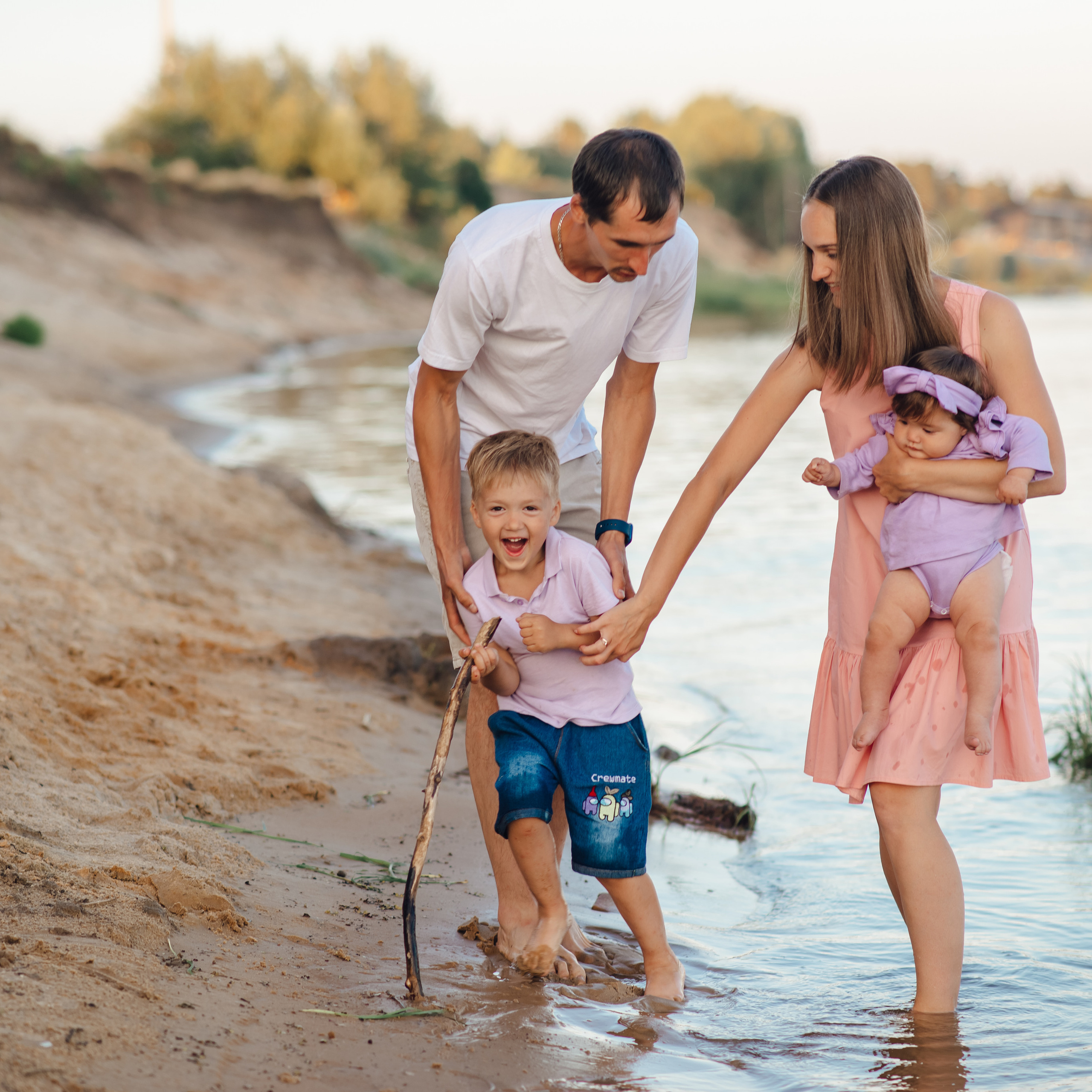 СЕМЕЙНАЯ. За Совцом Дз. Вера.