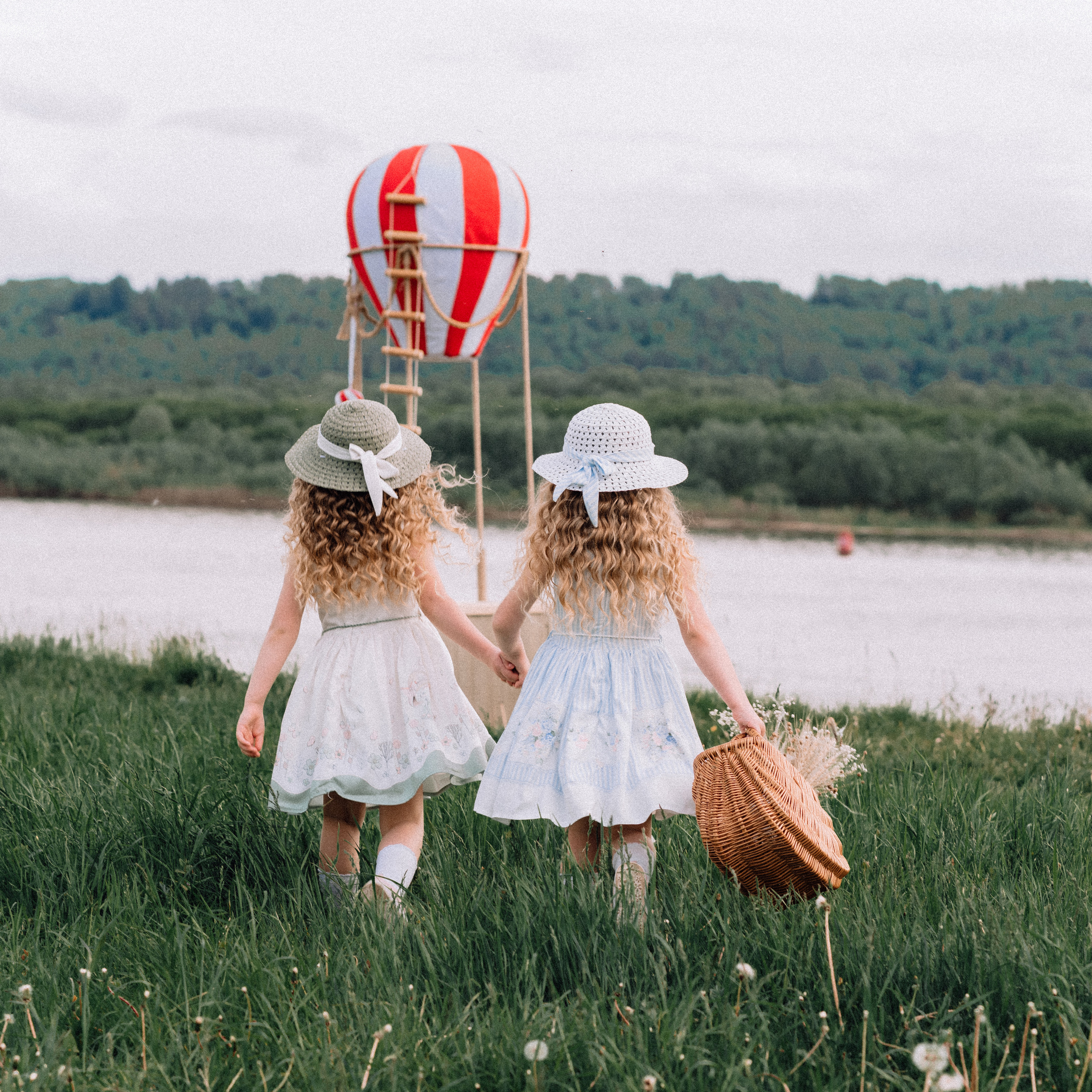 Полёт на воздушном шаре. Приключения Майи и Евы.
