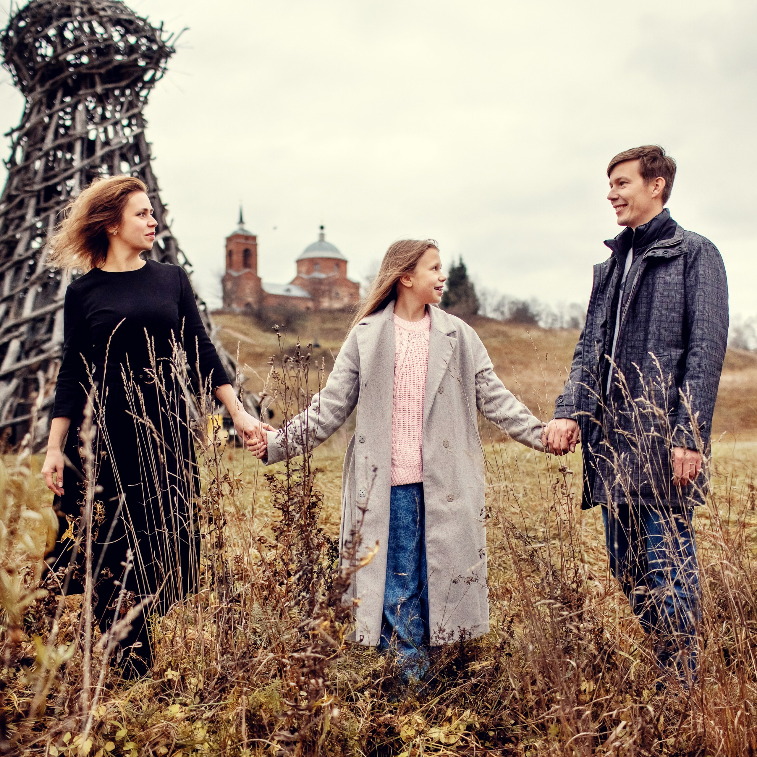 Лёша, Вика и Василиса