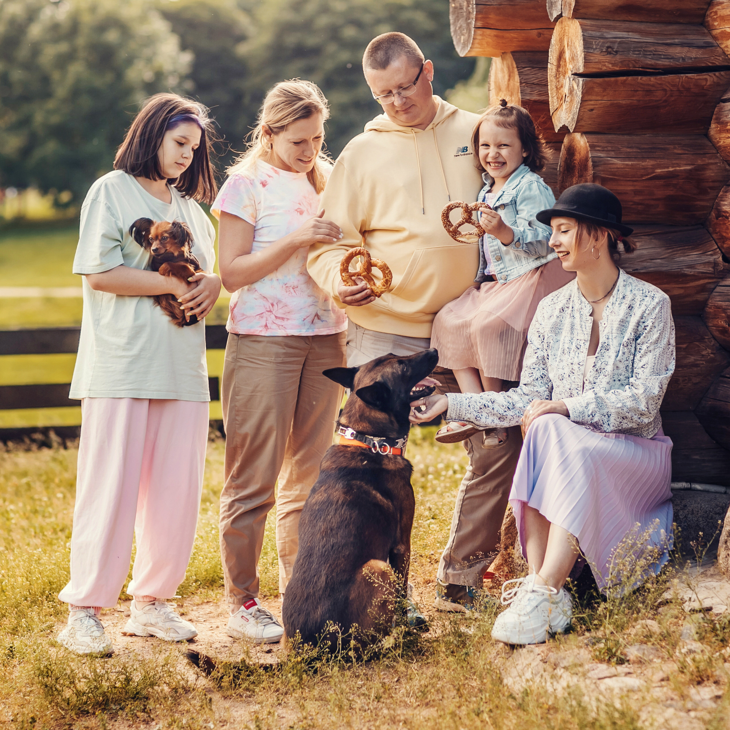 Елена, Андрей, Маша, Настя, Даша, Кирюша и Карди