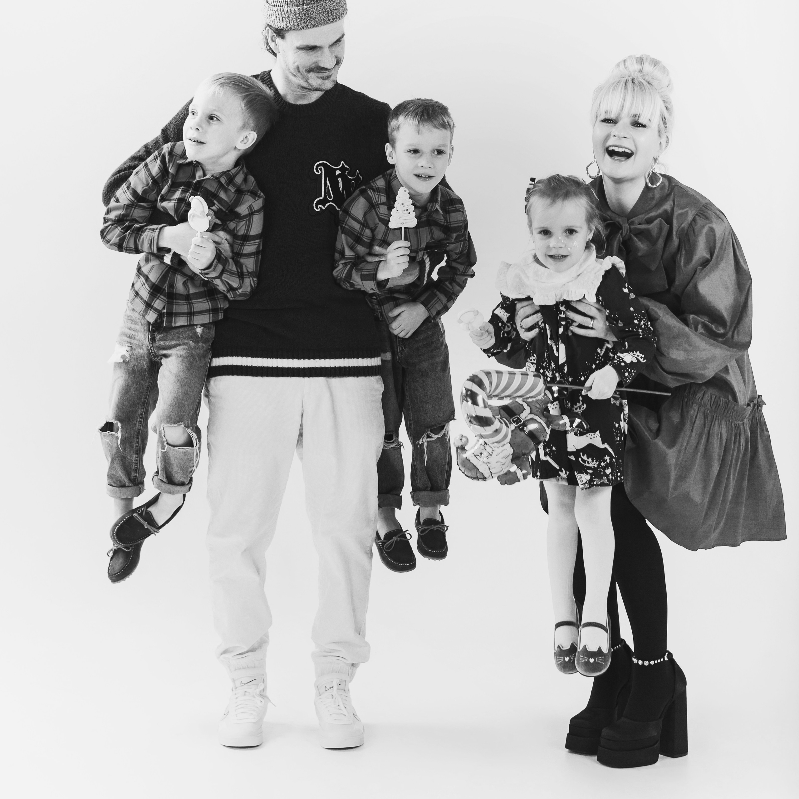 Новогодняя серия неновогодняя