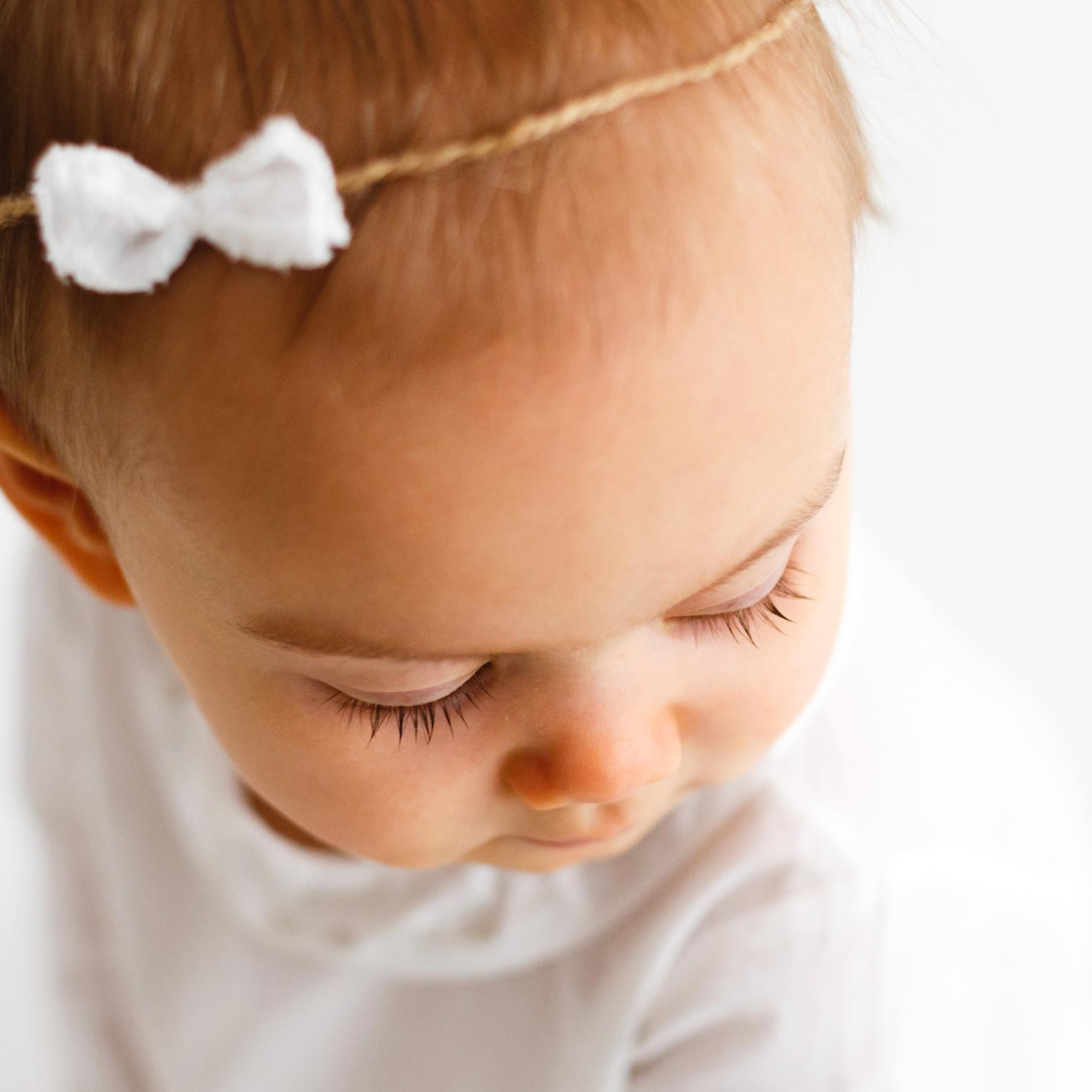 Первый тортик Полины. Детская фотостудия «Лиммеридж» в Санкт-Петербурге