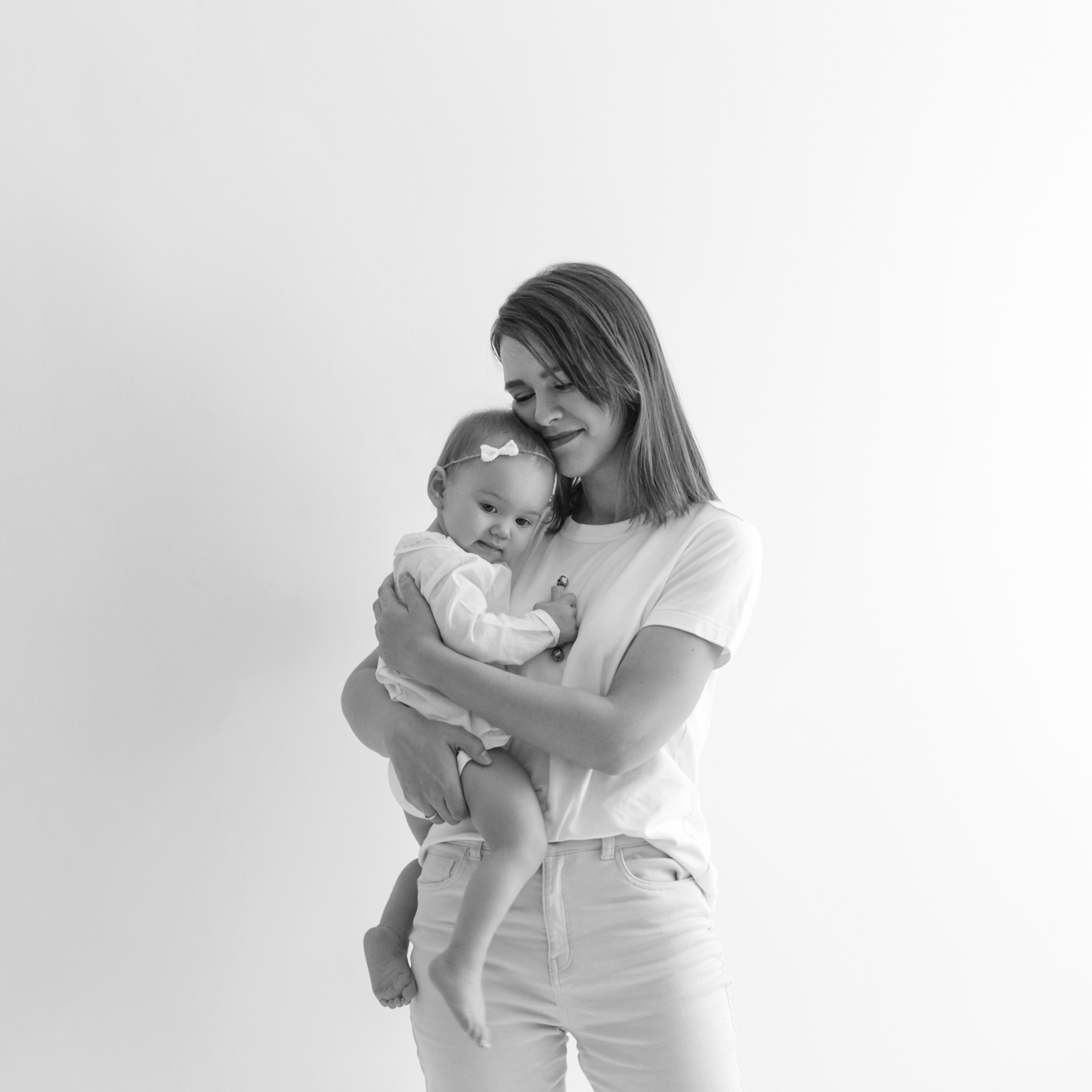 Первый тортик Полины. Детская фотостудия «Лиммеридж» в Санкт-Петербурге