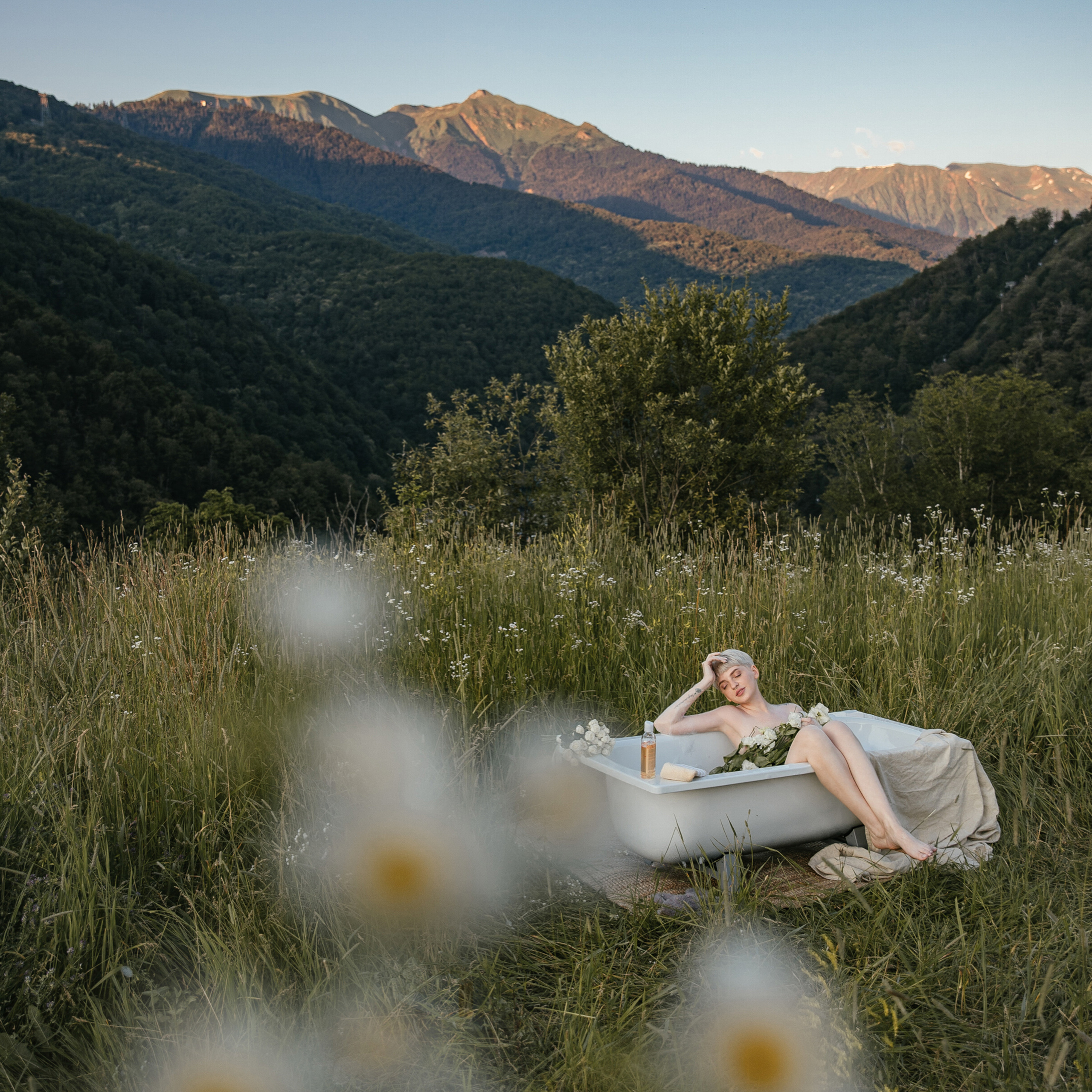 Софи в&nbsp;ванне в&nbsp;горах