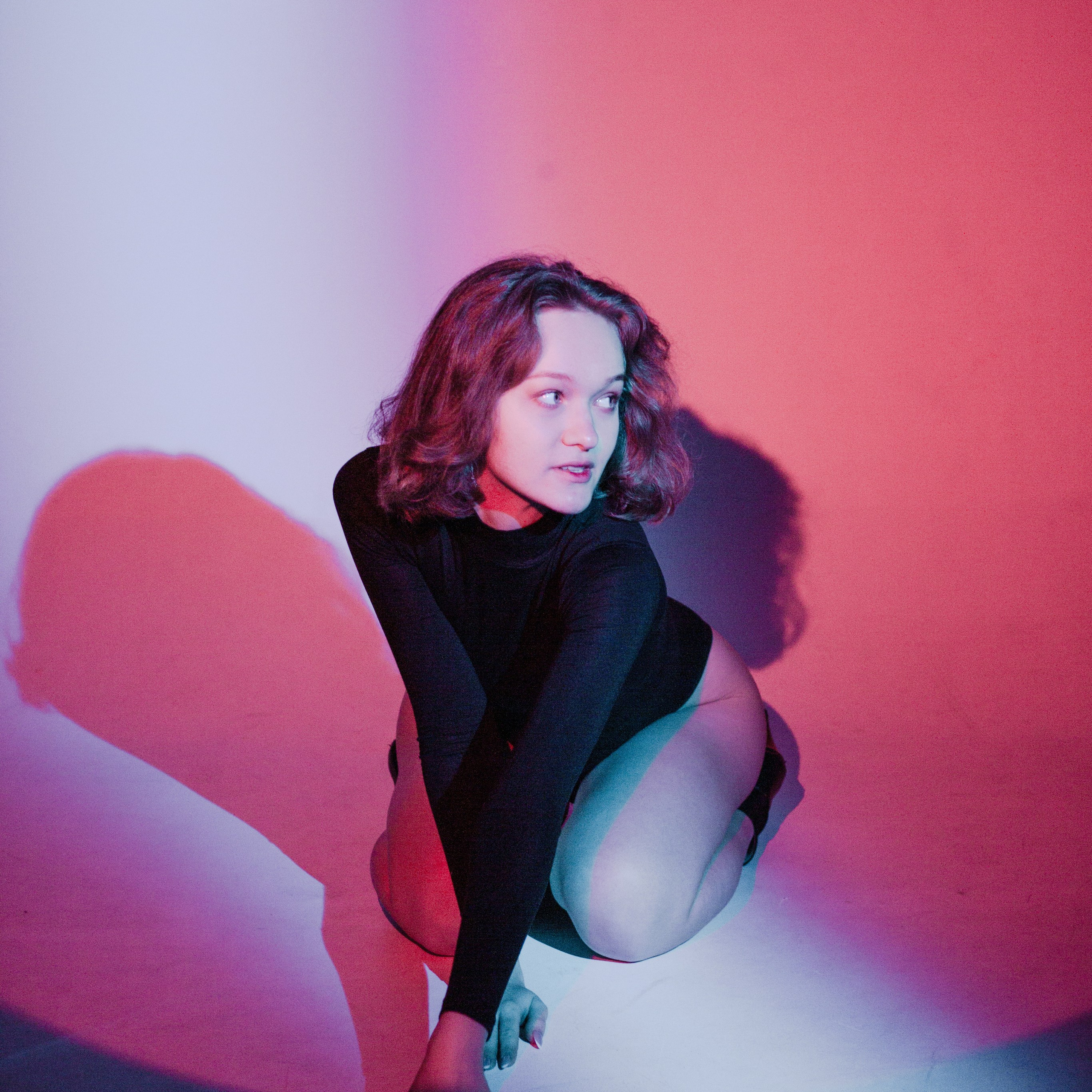 На контрасте