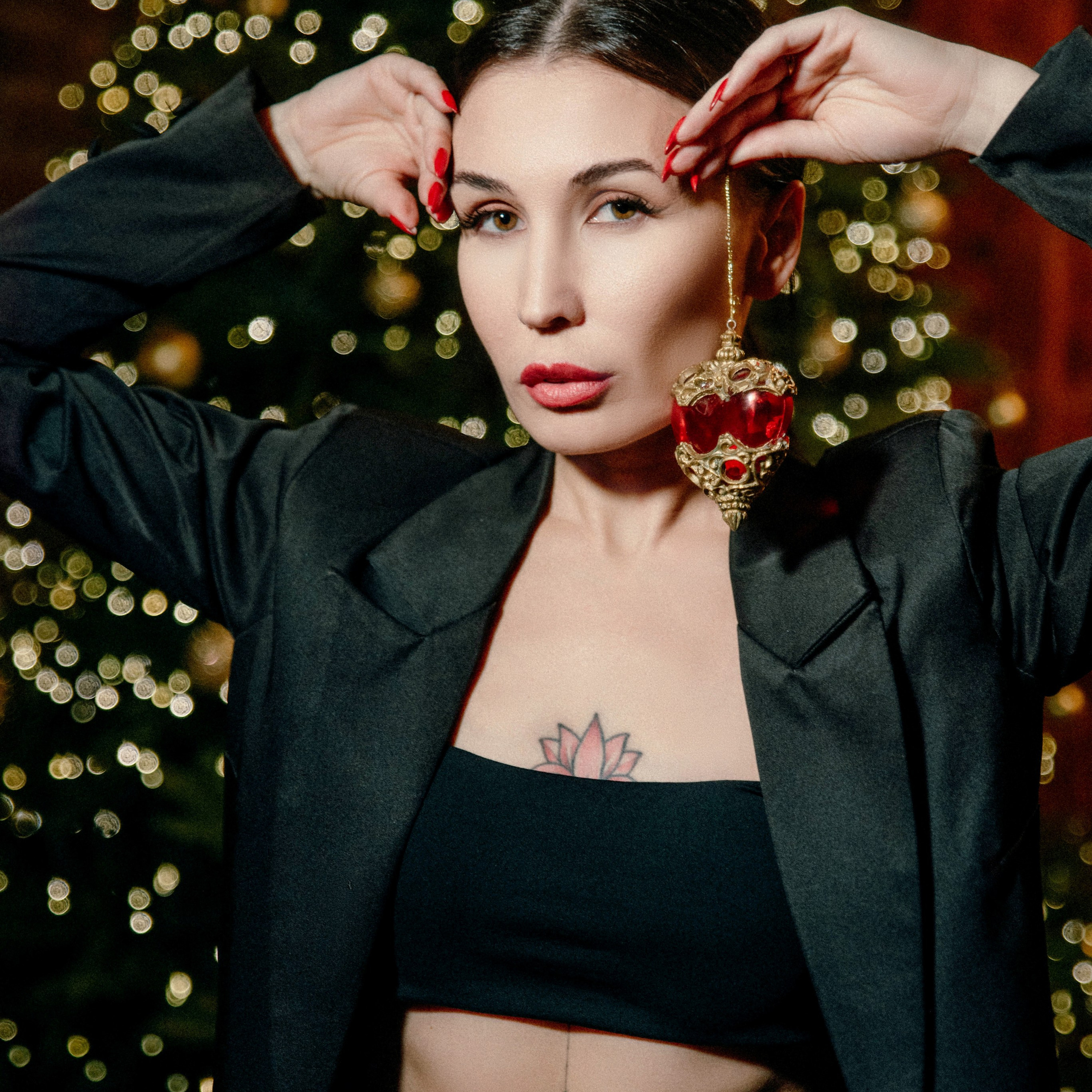 Новогодний красный