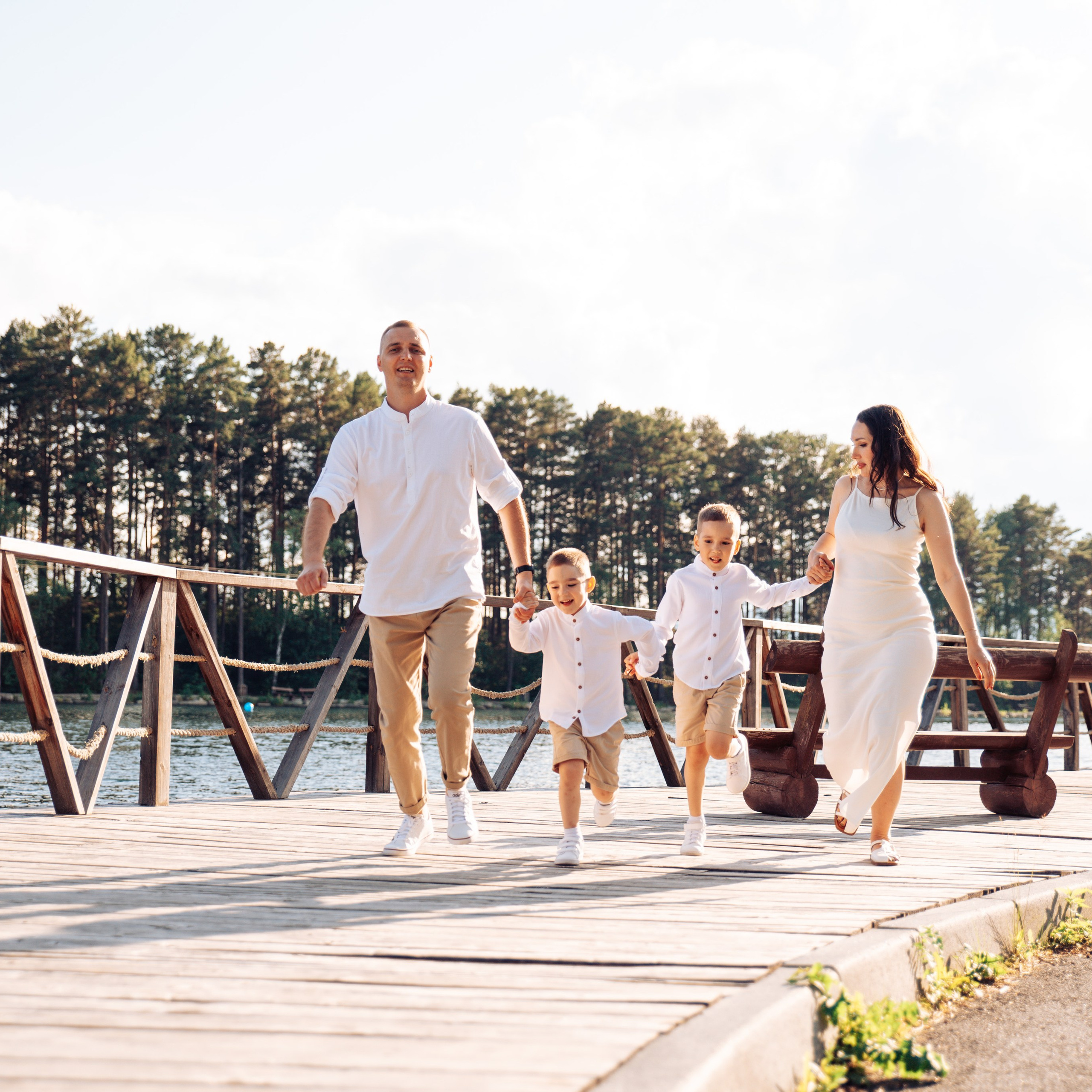 по Золотому пляжу