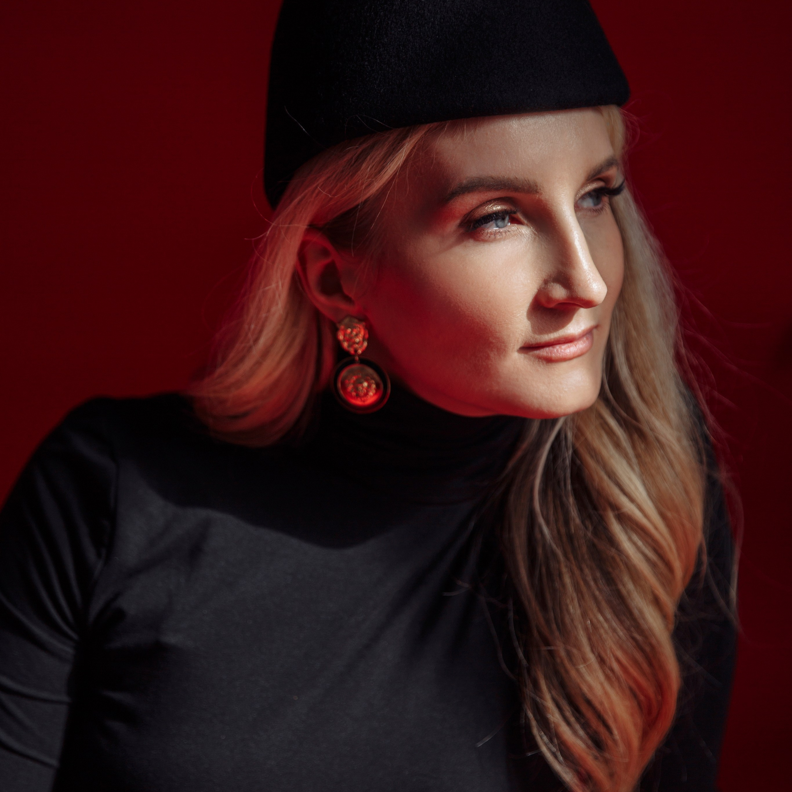 Екатерина. В красном цвете